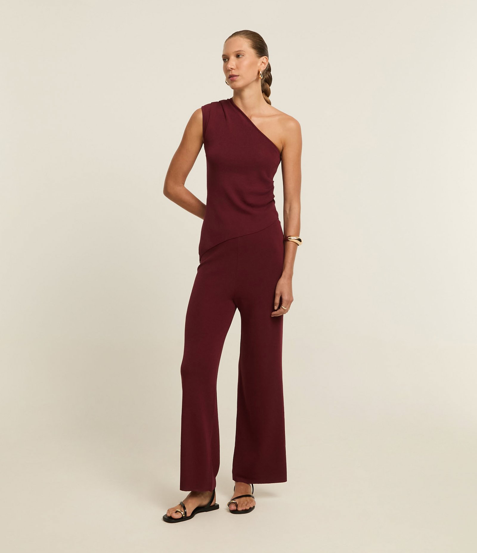 Blusa Ombro Só em Tricô com Franzidos na Alça Larga Bordô 2