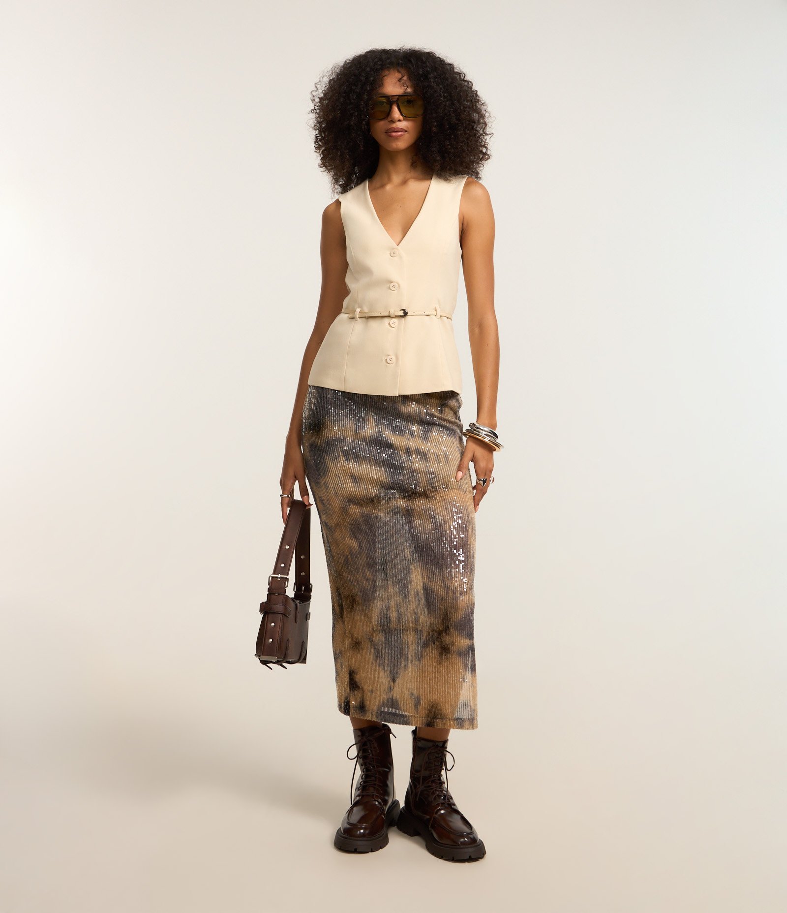 Saia Midi em Paetê com Estampa Abstrata Marrom 1