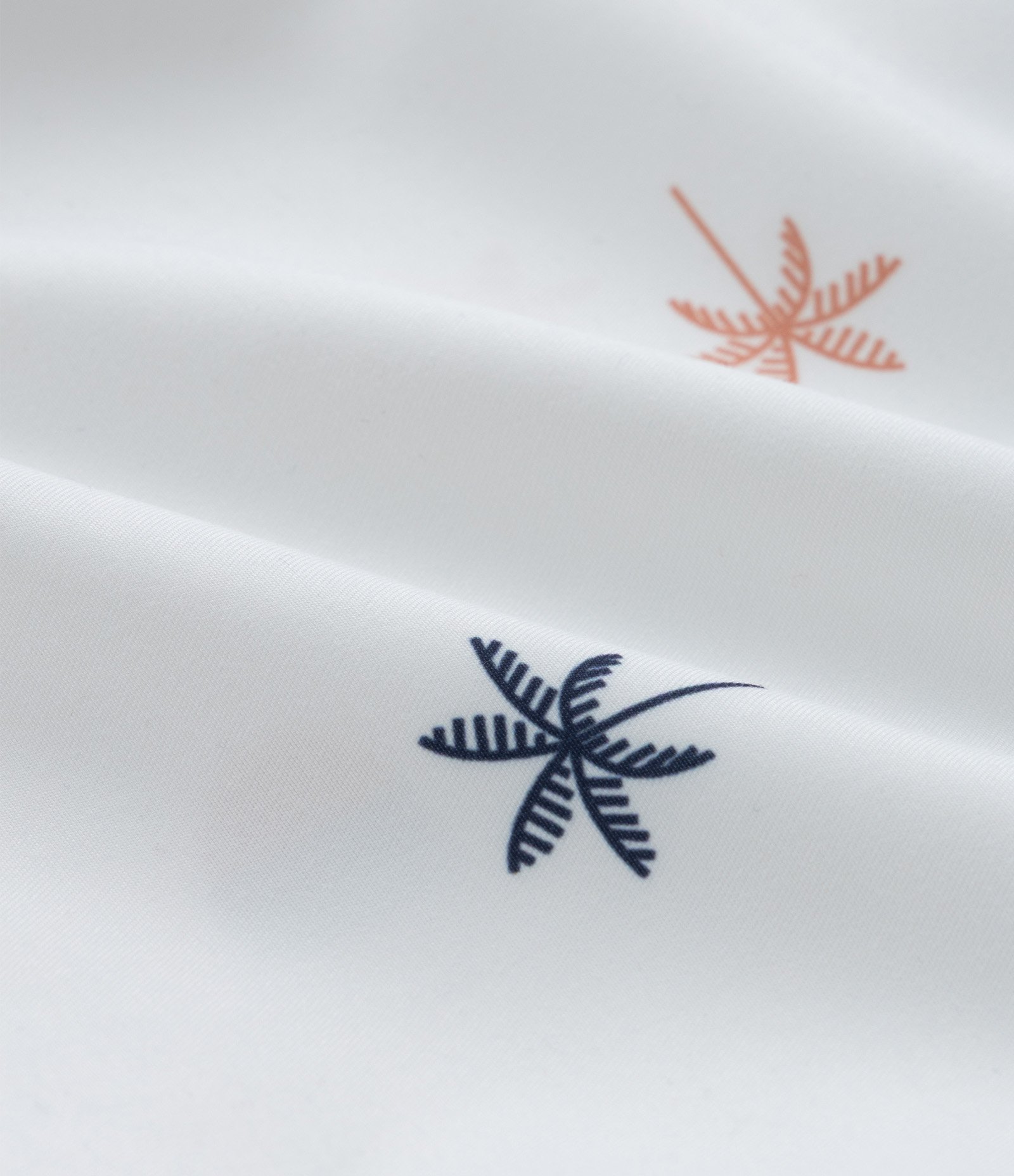 Bermuda Infantil com Estampa de Mini Ícones - Tam 5 a 14 Anos Branco 3