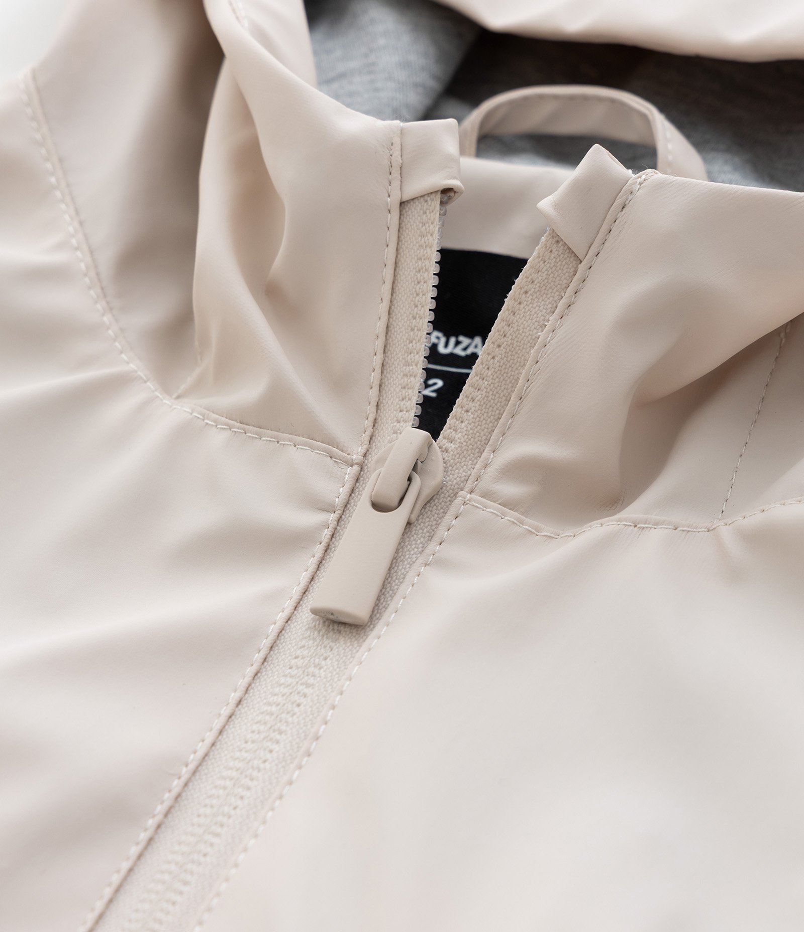 Jaqueta Infantil com Textura Emborrachada e Capuz - Tam 5 a 14 Anos Bege 7