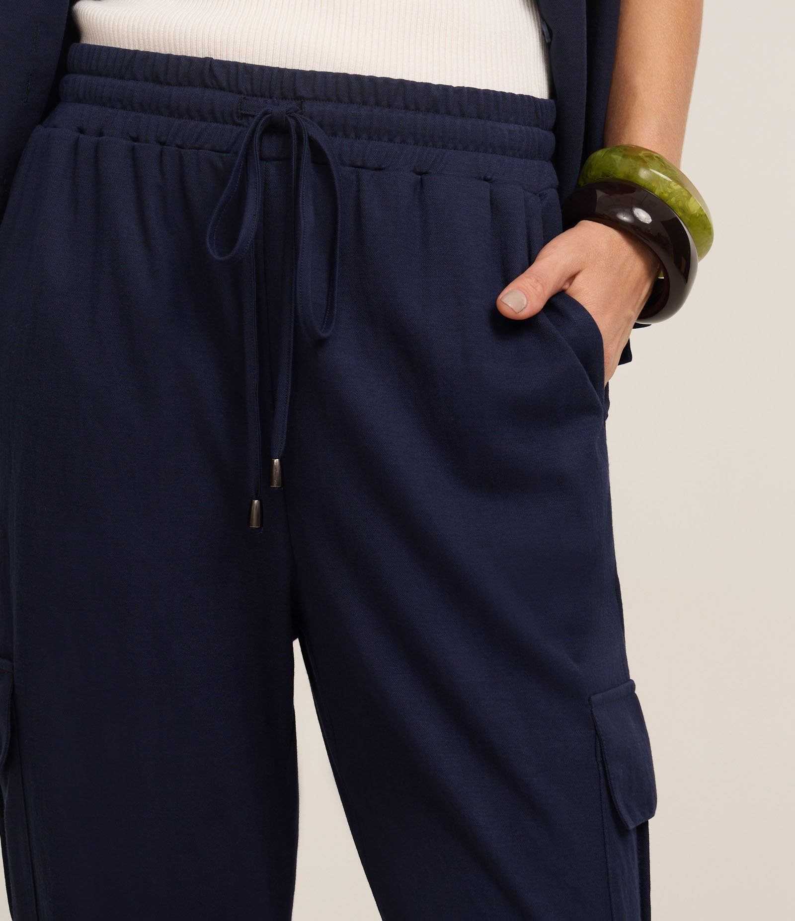 Calça Fluída em Malha Orly com Bolsos Laterais Azul Escuro 4