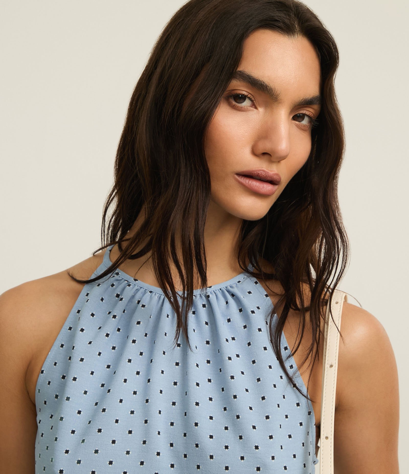 Blusa em Airflow com Babado e Estampa Poá Quadriculada Azul 4