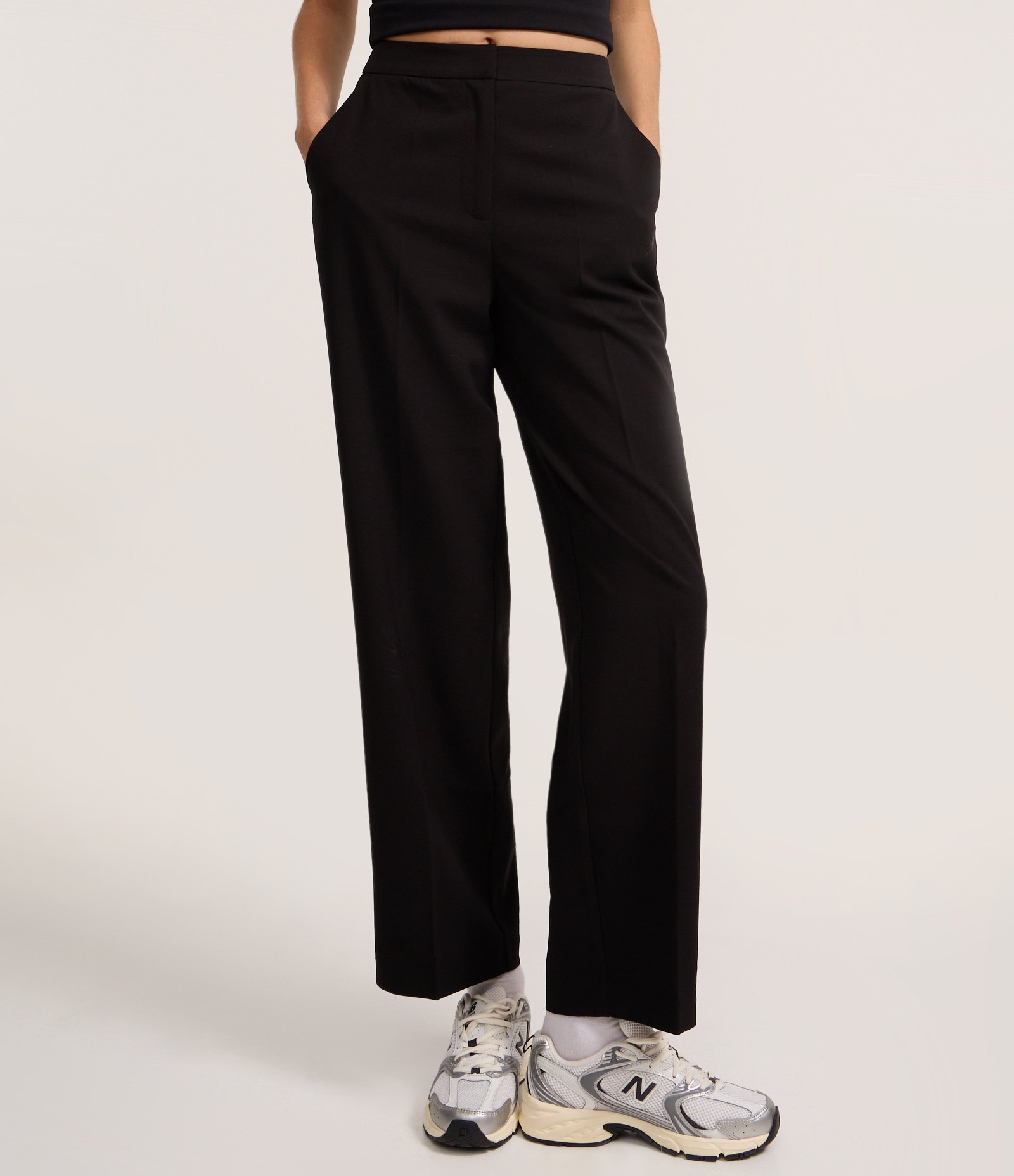 Calça Reta em Alfaiataria com Bolso Faca Preto 3