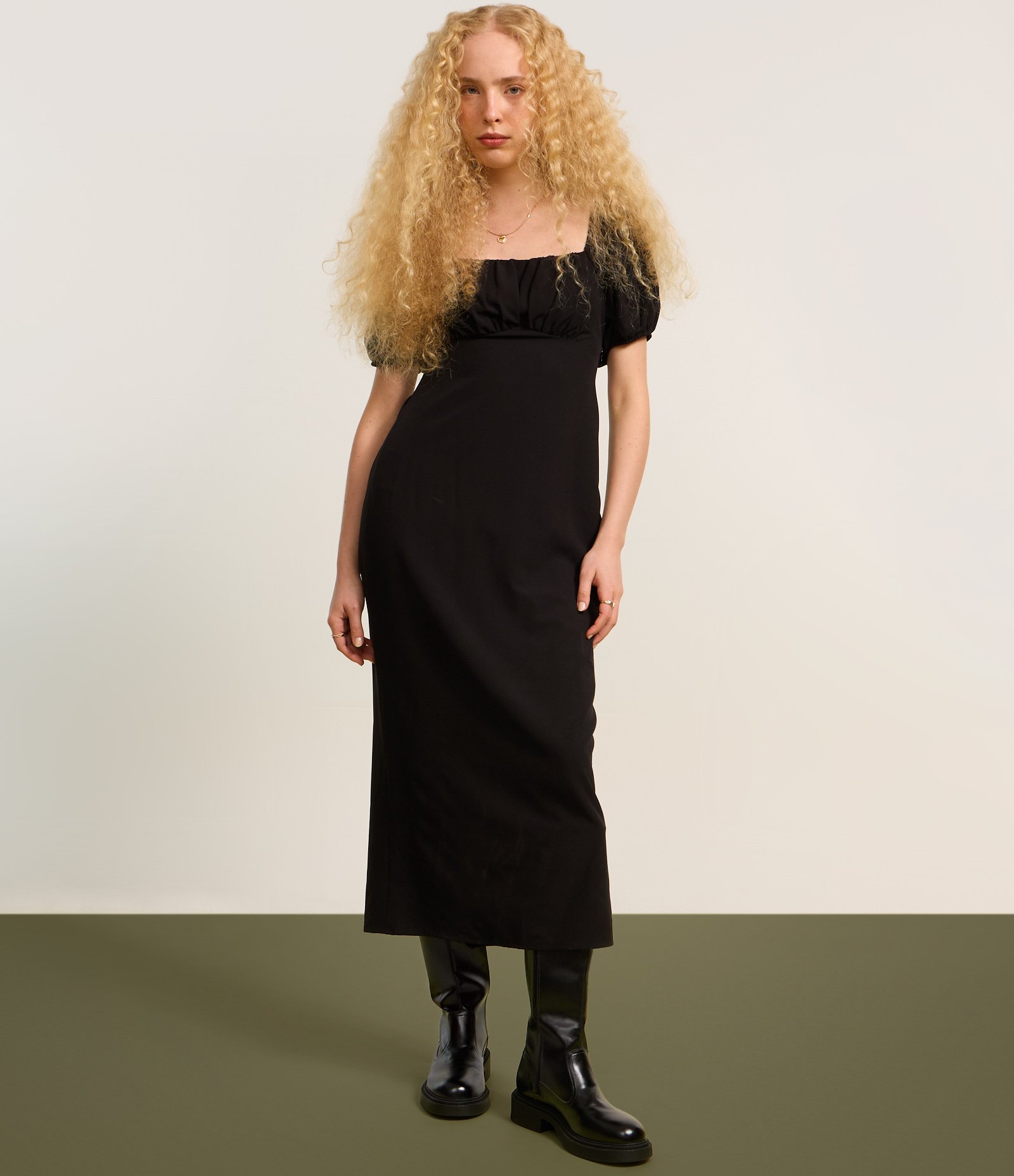 Vestido Long Midi em Crepe com Manga Curta Bufante Preto 5