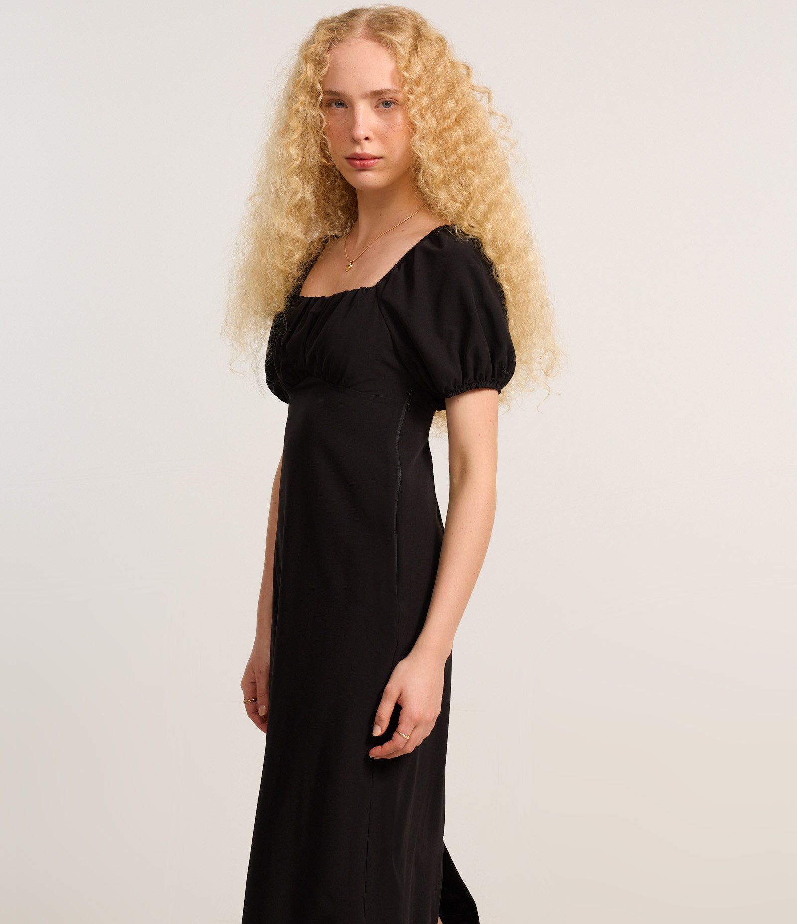 Vestido Long Midi em Crepe com Manga Curta Bufante Preto 2