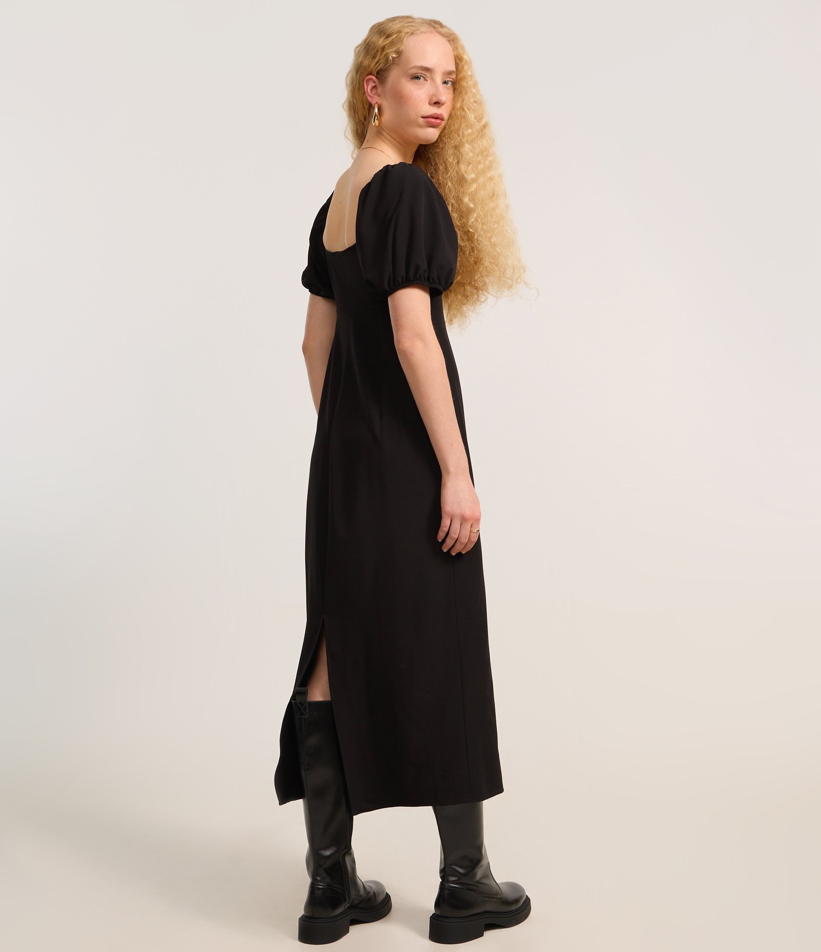 Vestido Long Midi em Crepe com Manga Curta Bufante Preto 4