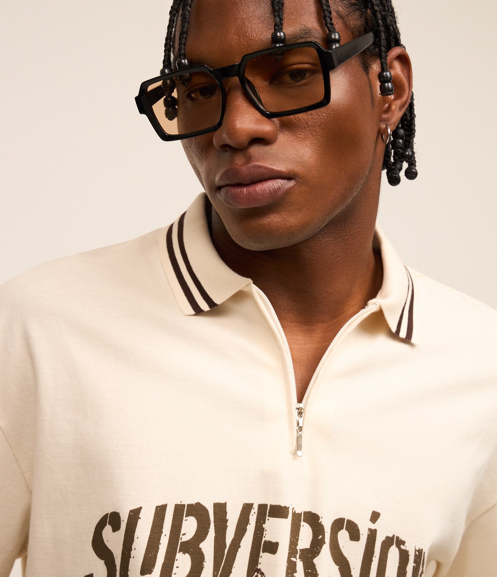 Camisa Oversized Gola Polo com Zíper em Algodão com Estampa de Lobos "Subversion" Bege 6