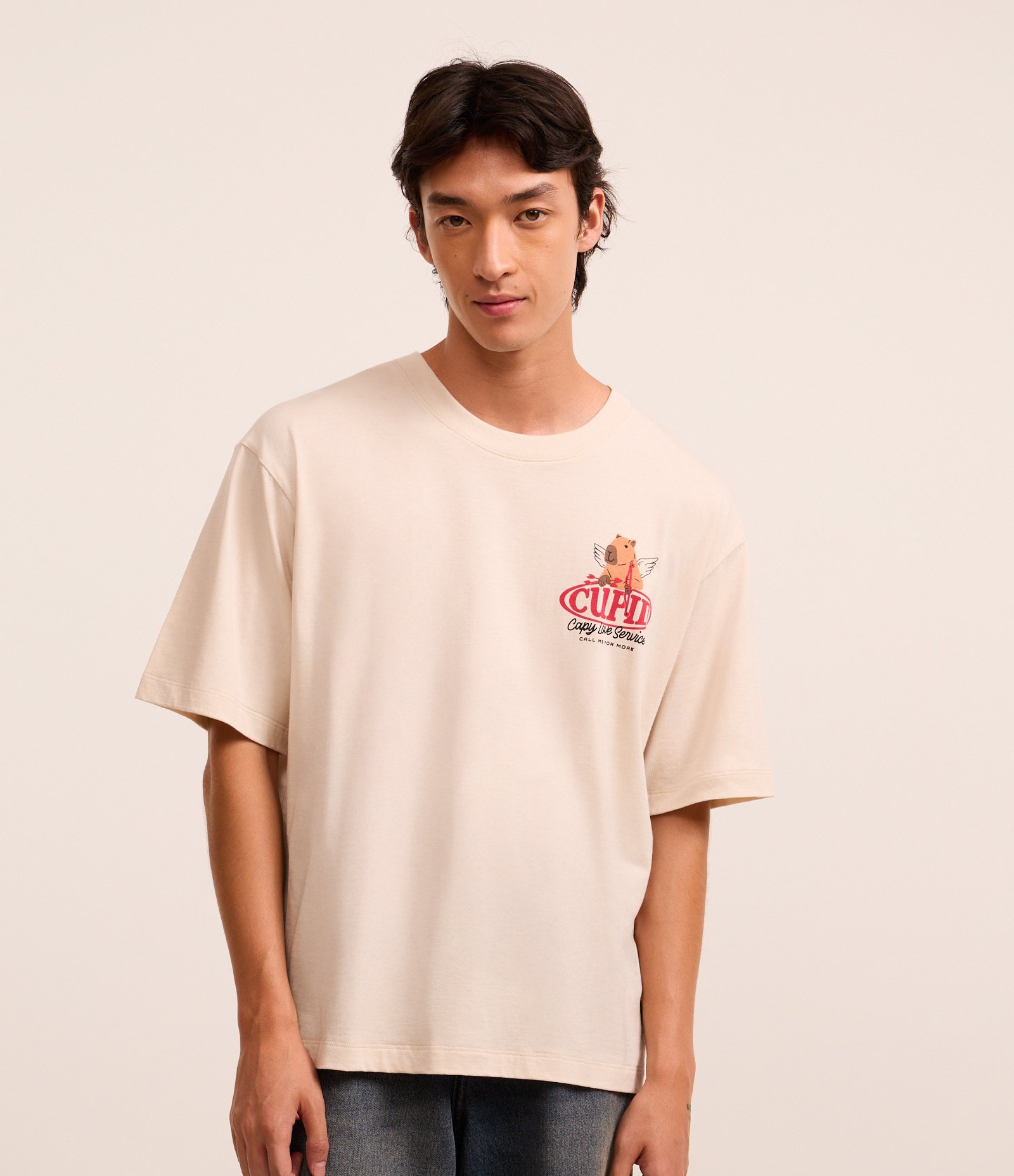 Camiseta Boxy em Algodão com Estampa de Capivara Cupido Bege 1