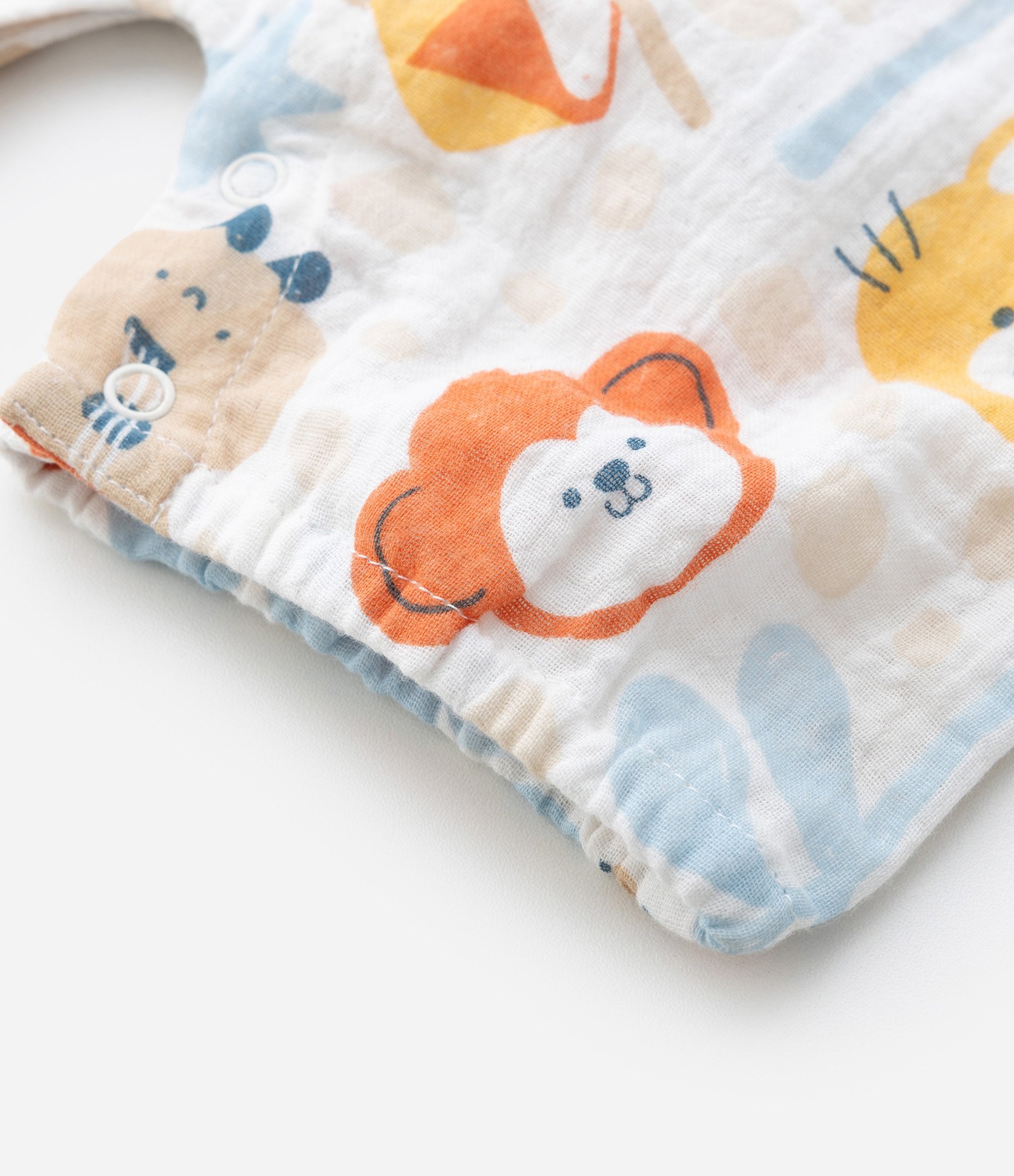 Macaquinho Infantil com Estampa de Bichinhos - Tam 0 a 18 Meses Bege 4