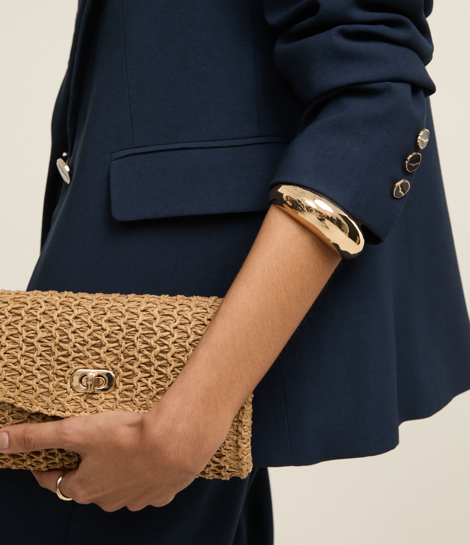 Blazer Comfort Alfaiatado com Botão Diferenciado e Lapelas Azul Marinho 3