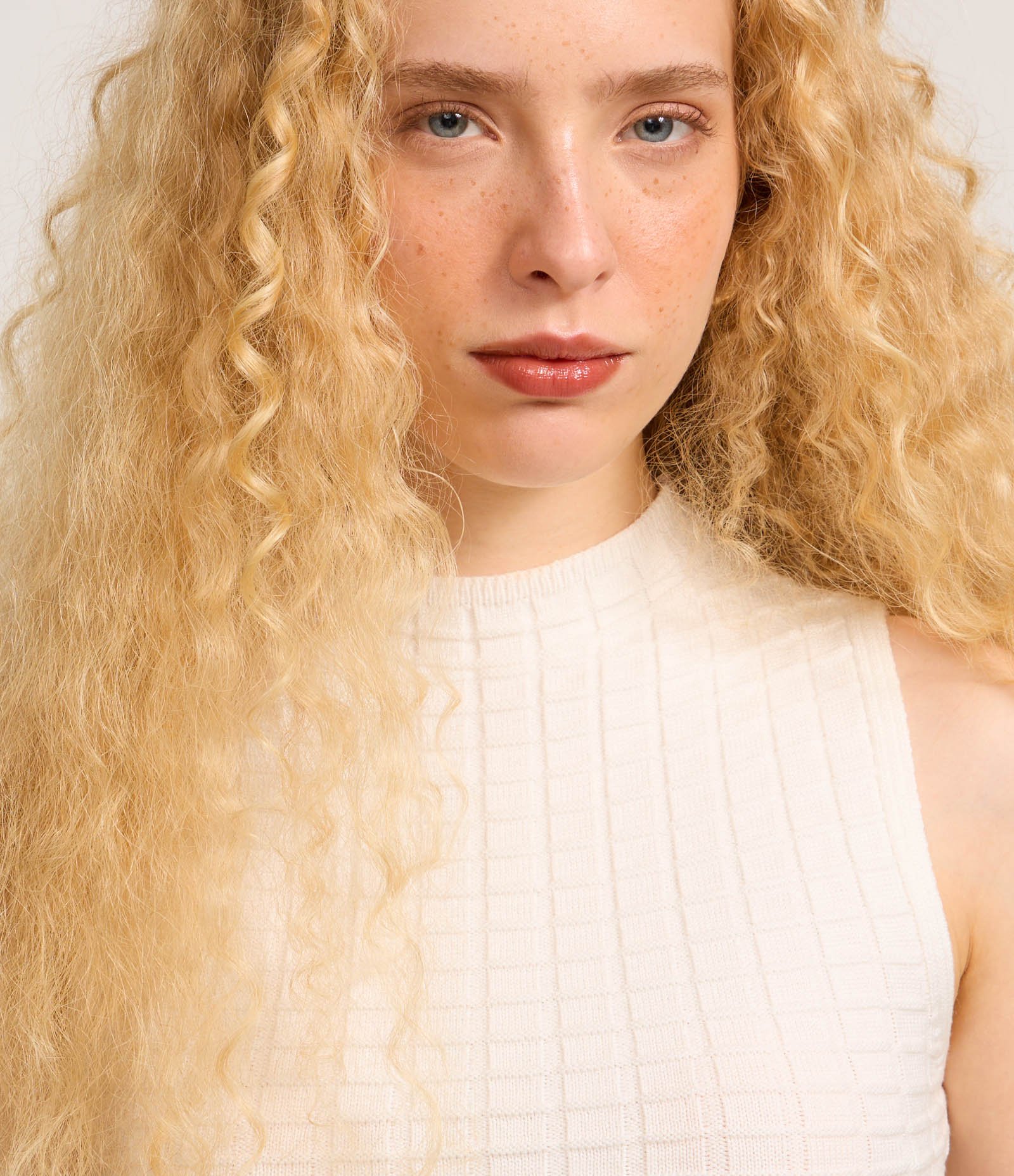 Blusa em Tricô com Gola Alta Branco 3