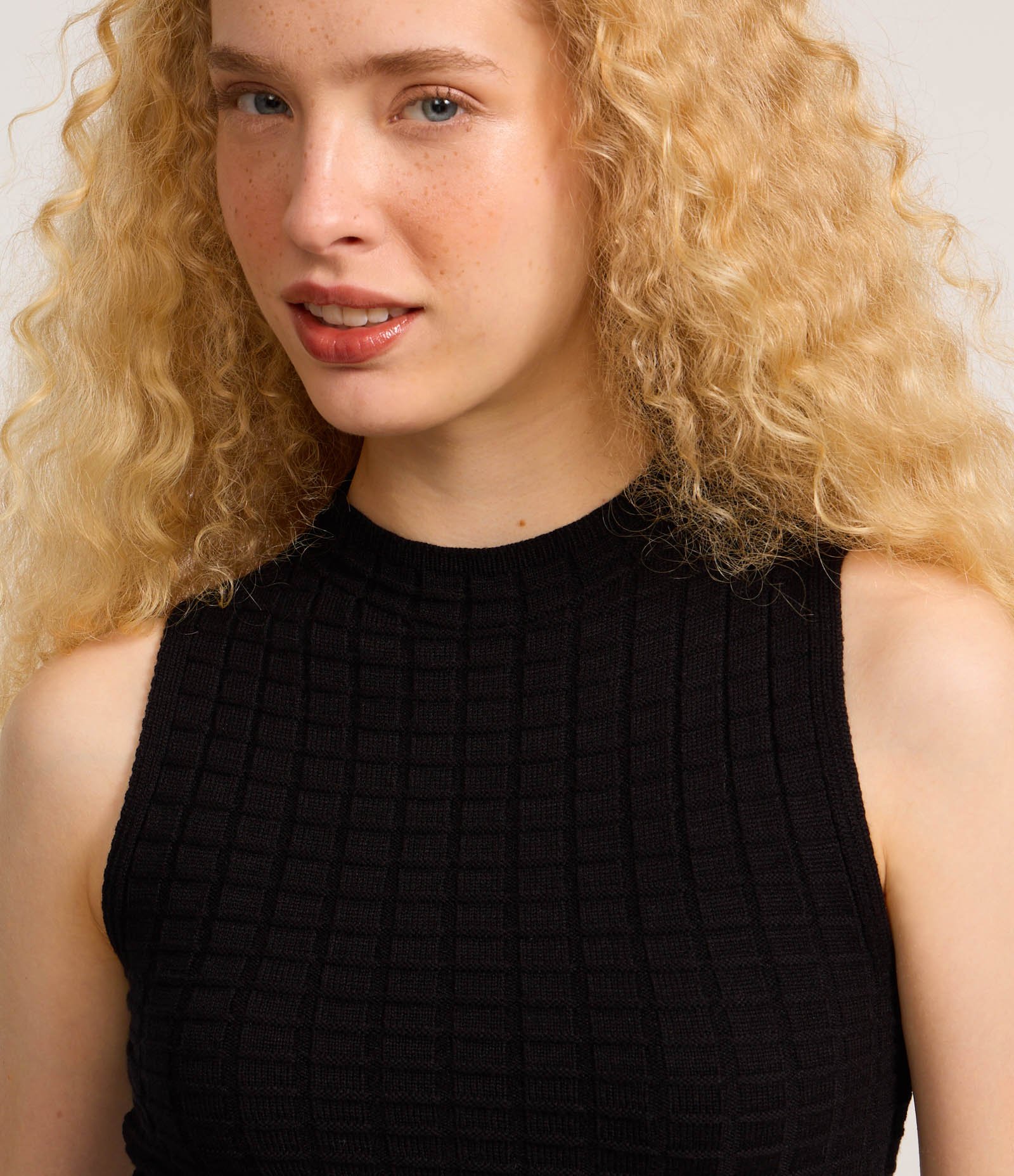 Blusa em Tricô com Gola Alta Preto 3