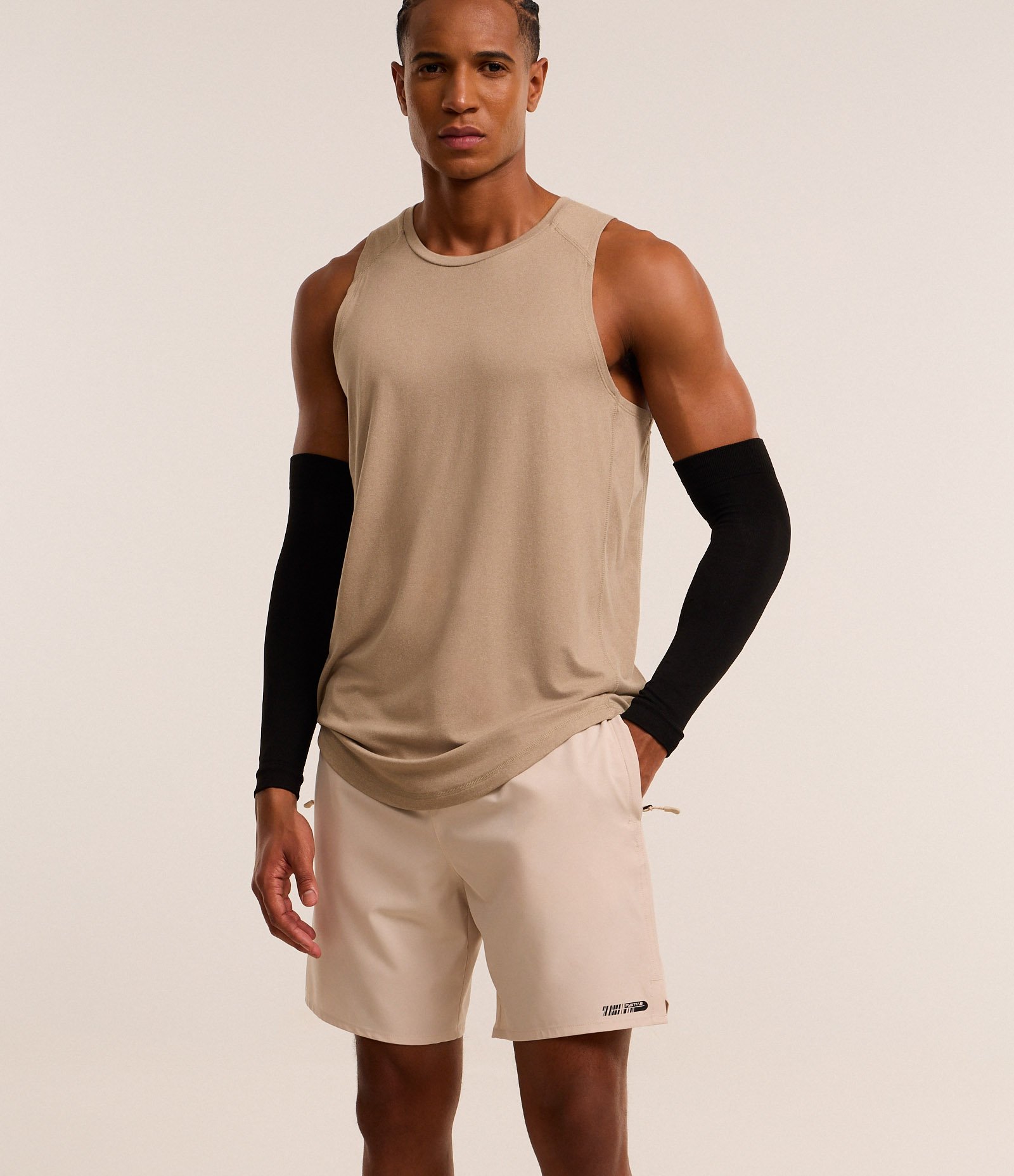 Bermuda Esportiva com Cordão Contrastante e Bolso Bege 5