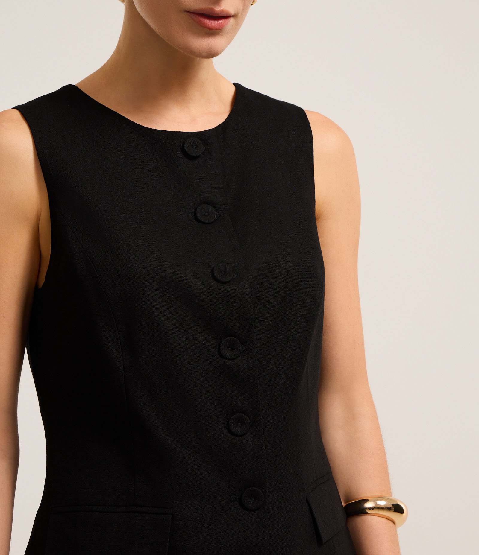 Colete Longo em Viscolinho com Botões Forrados e Lapelas Preto 4