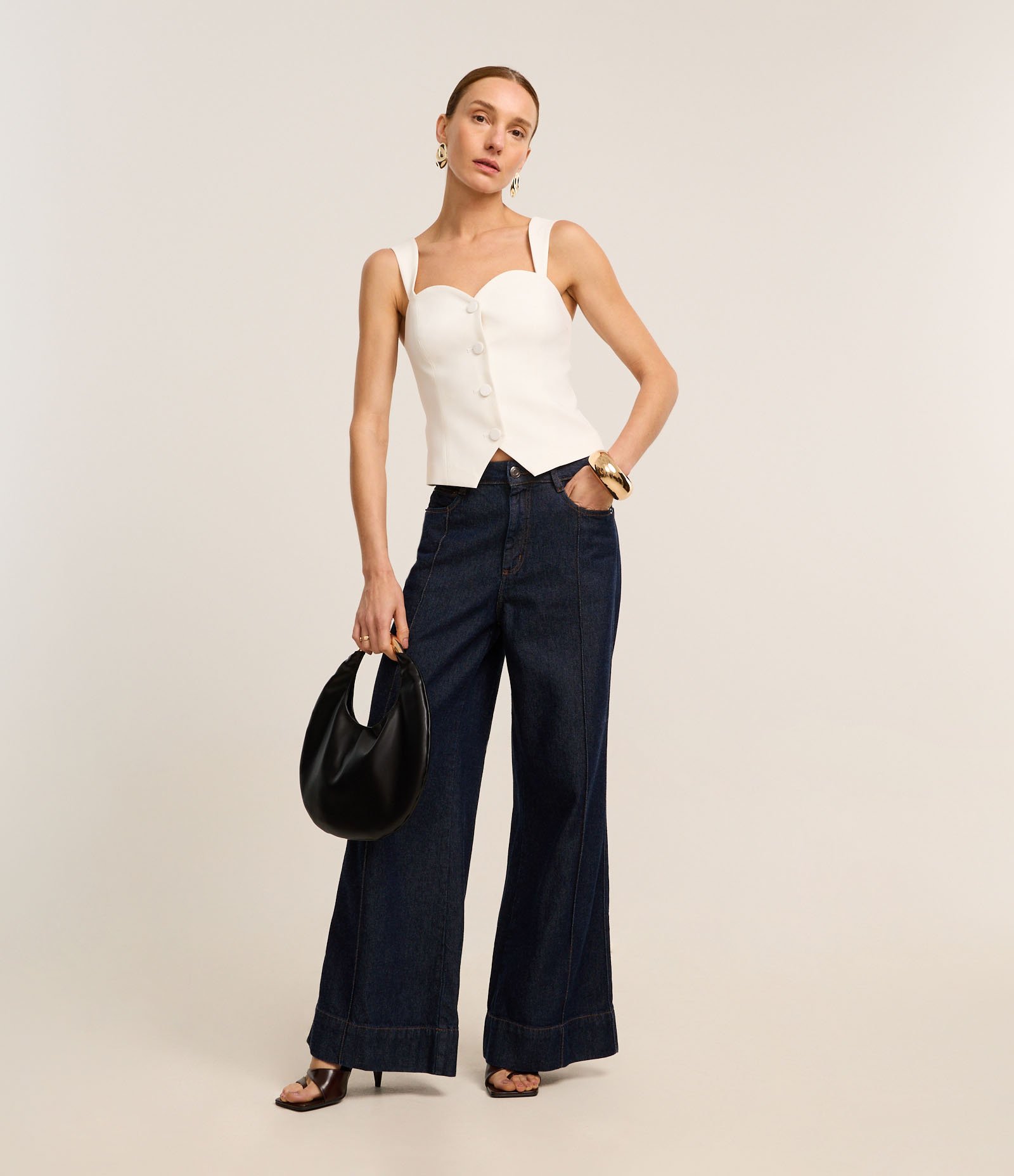 Blusa Alfaiatada com Decote Coração e Botões Forrados Off White 2