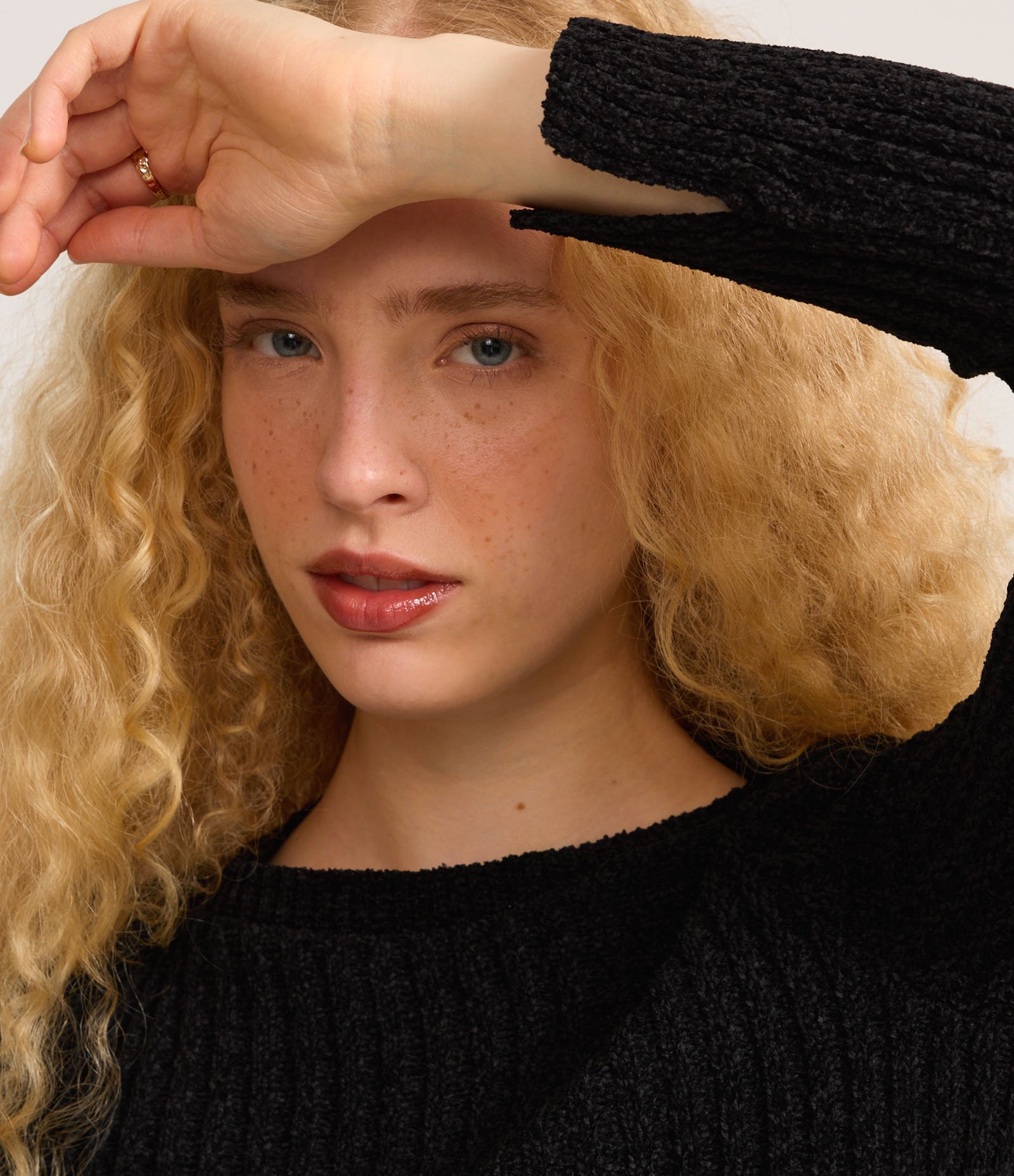 Blusa Cropped Texturizada em Tricô Chenille Preto 3