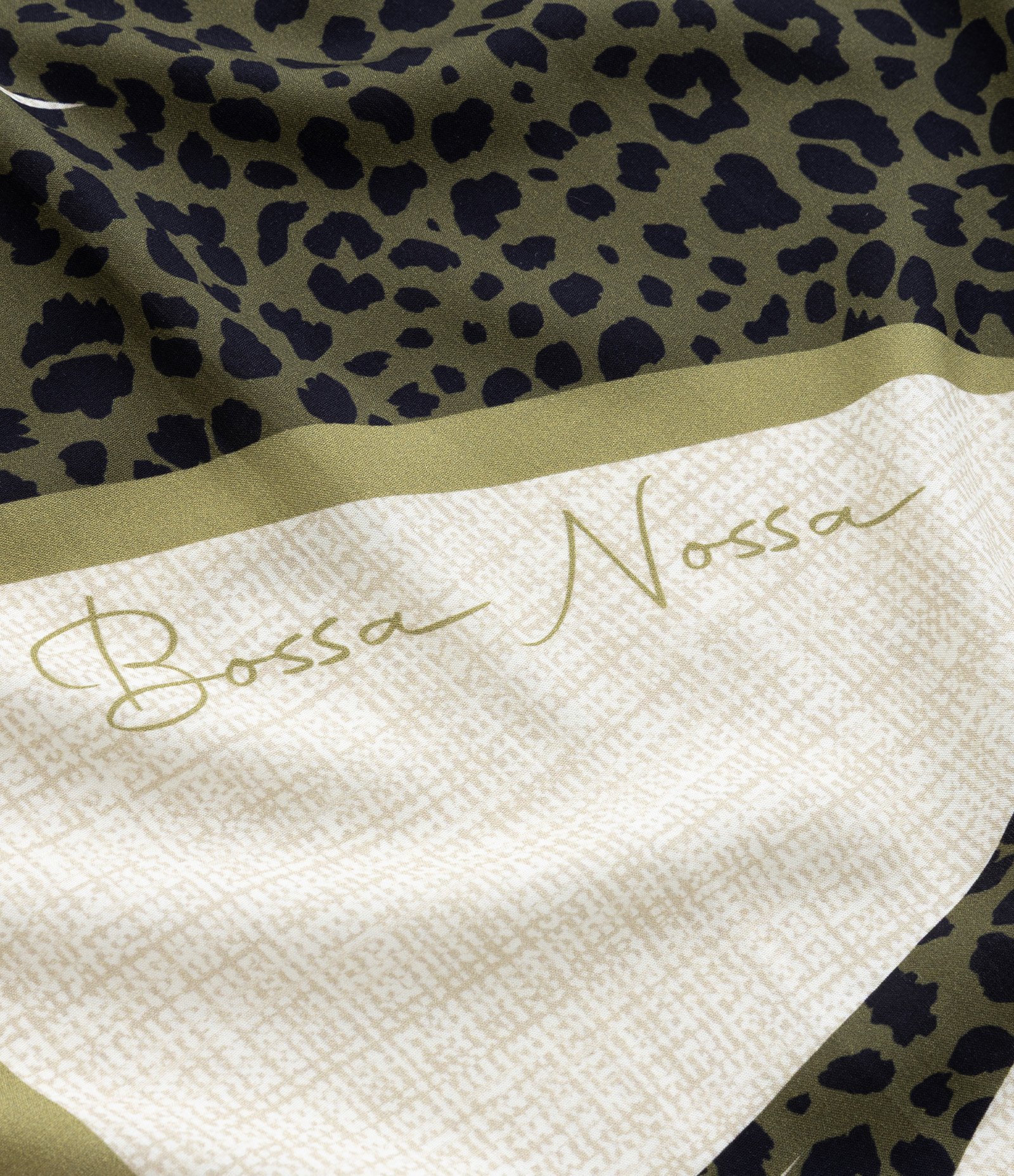 Canga Retangular com Estampa Folhagem Laranja/Cinza 3