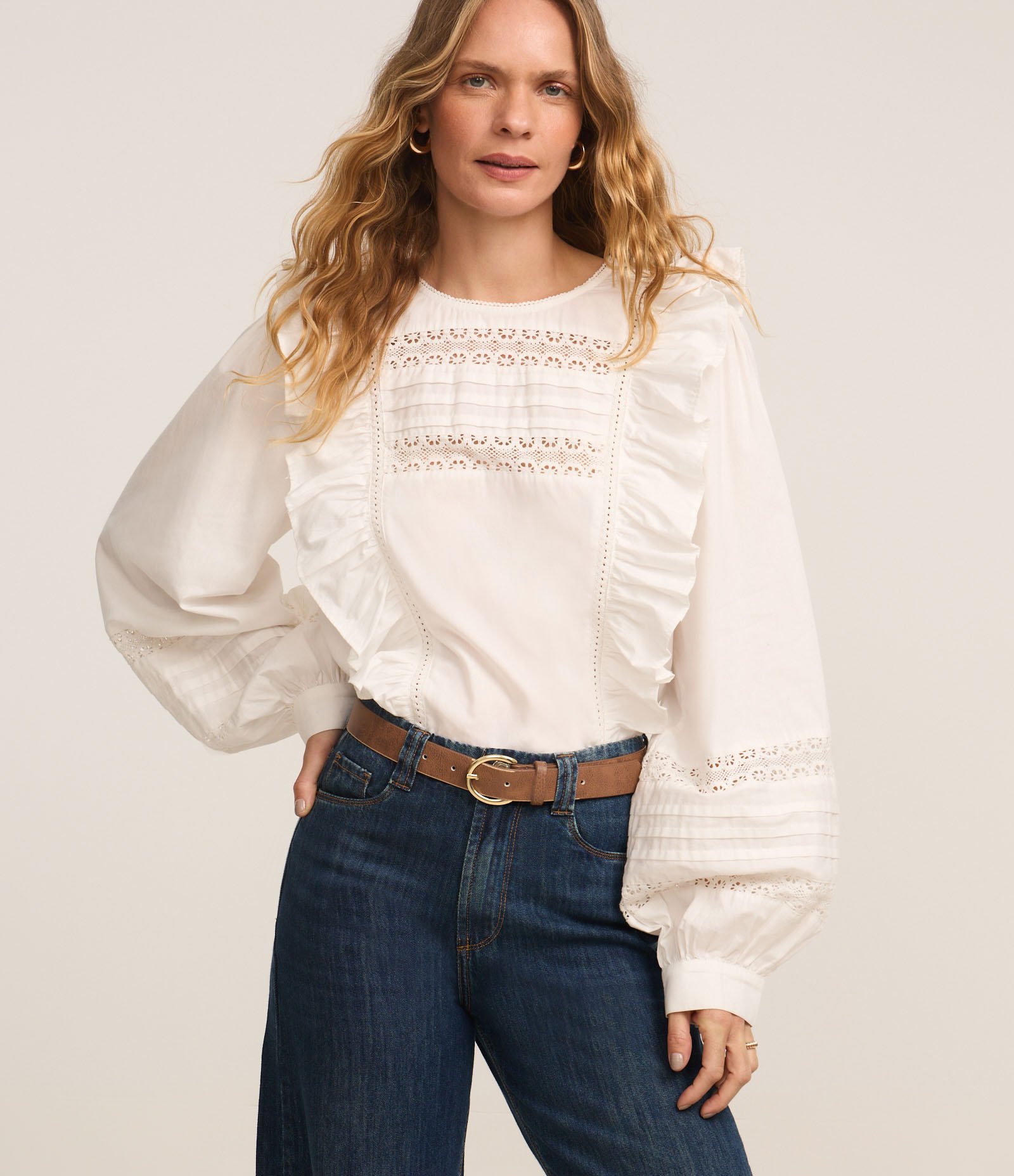 Blusa Bata em Tricoline com Babados e Manga Bufante Branco Neve 2