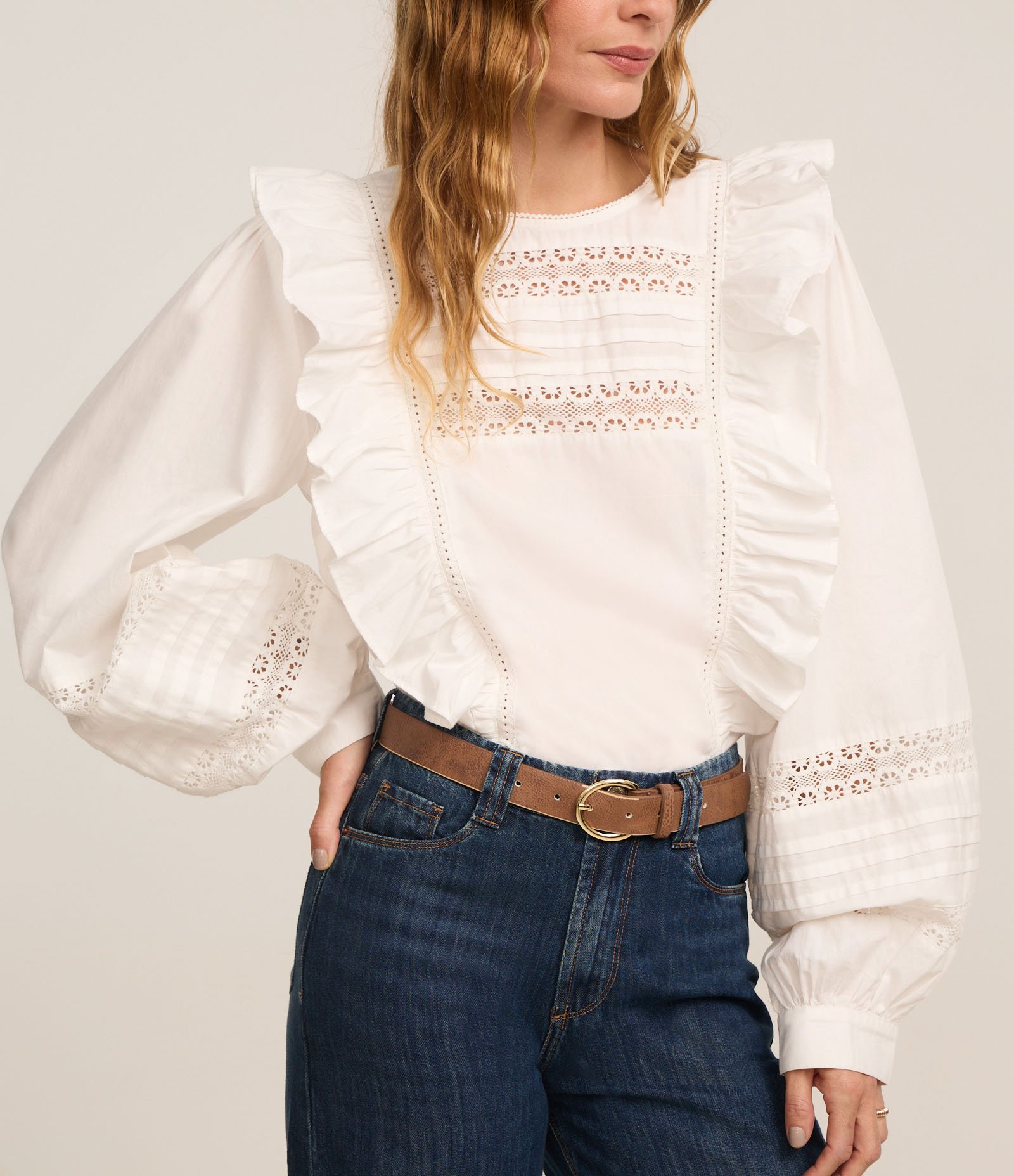 Blusa Bata em Tricoline com Babados e Manga Bufante Branco Neve 5