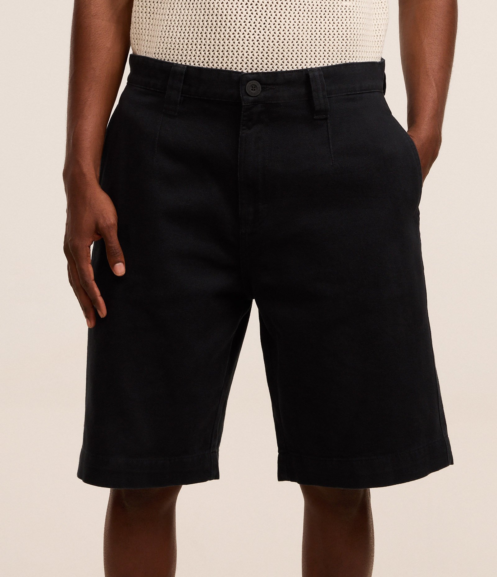 Bermuda Baggy em Sarja com Detalhe de Costura Frontal Preto 2