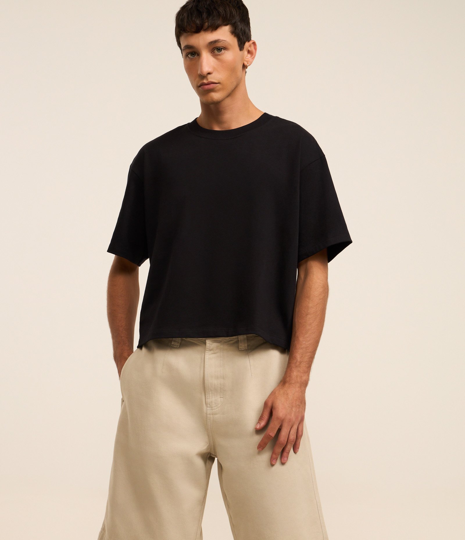 Bermuda Baggy em Sarja com Detalhe de Costura Frontal 5