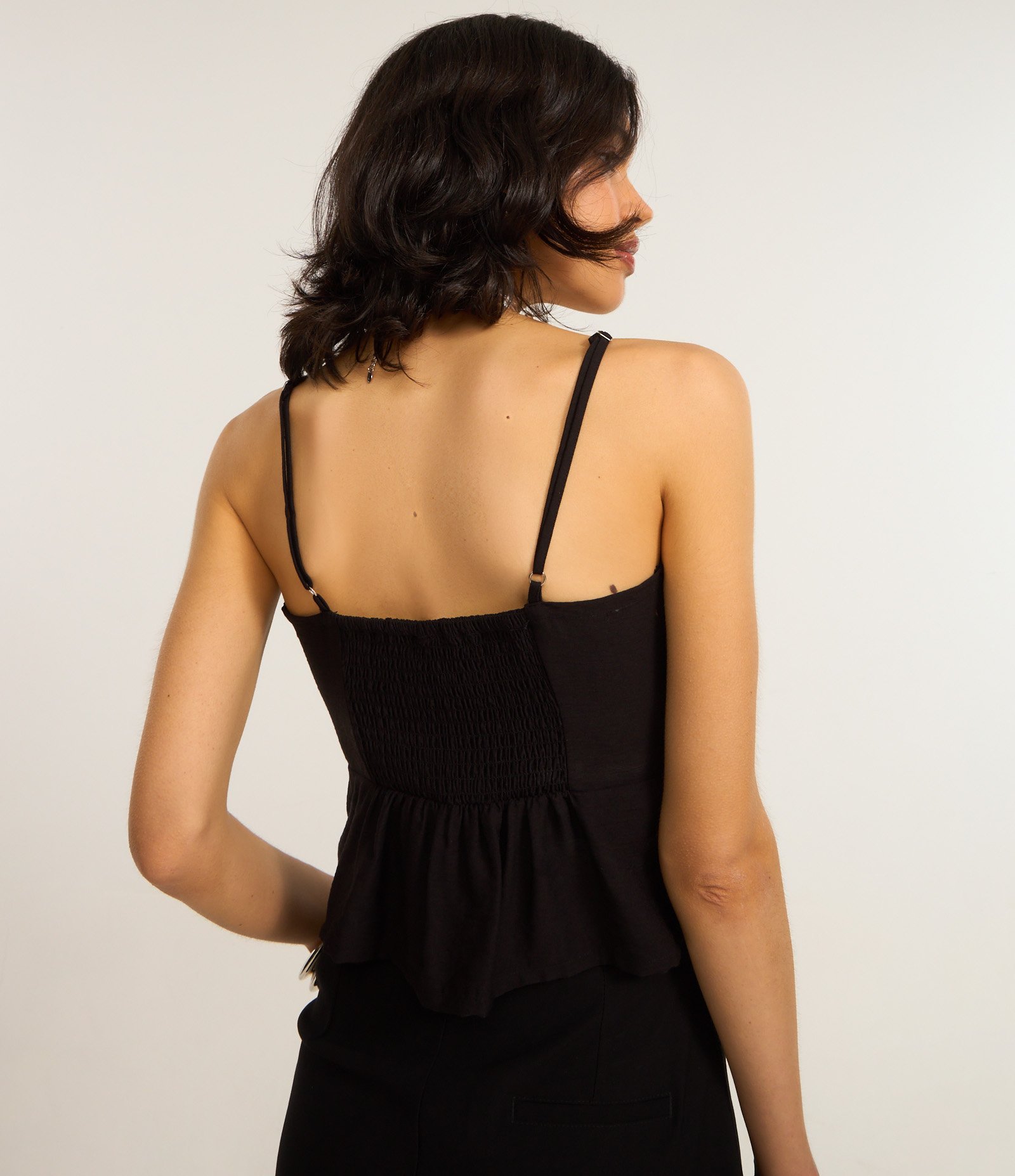 Blusa Bata em Tricoline com Renda no Busto Preto 5