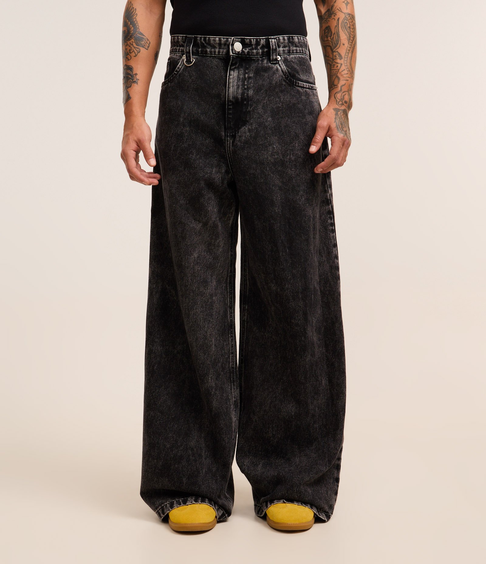 Calça Mega Baggy em Jeans com Argolas Preto 2