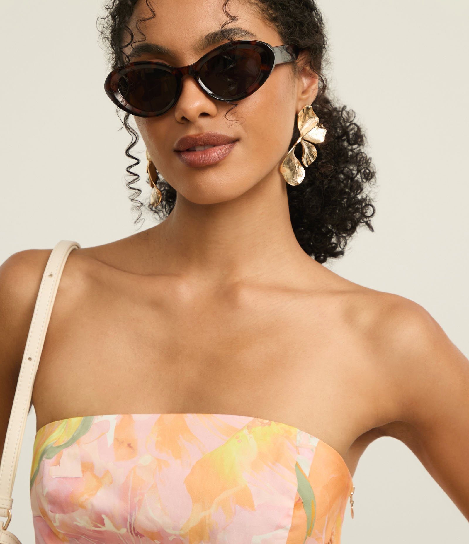 Blusa Balonê Sem Alça em Tricoline com Estampa Floral Laranja/Amarelo/Rosa 4