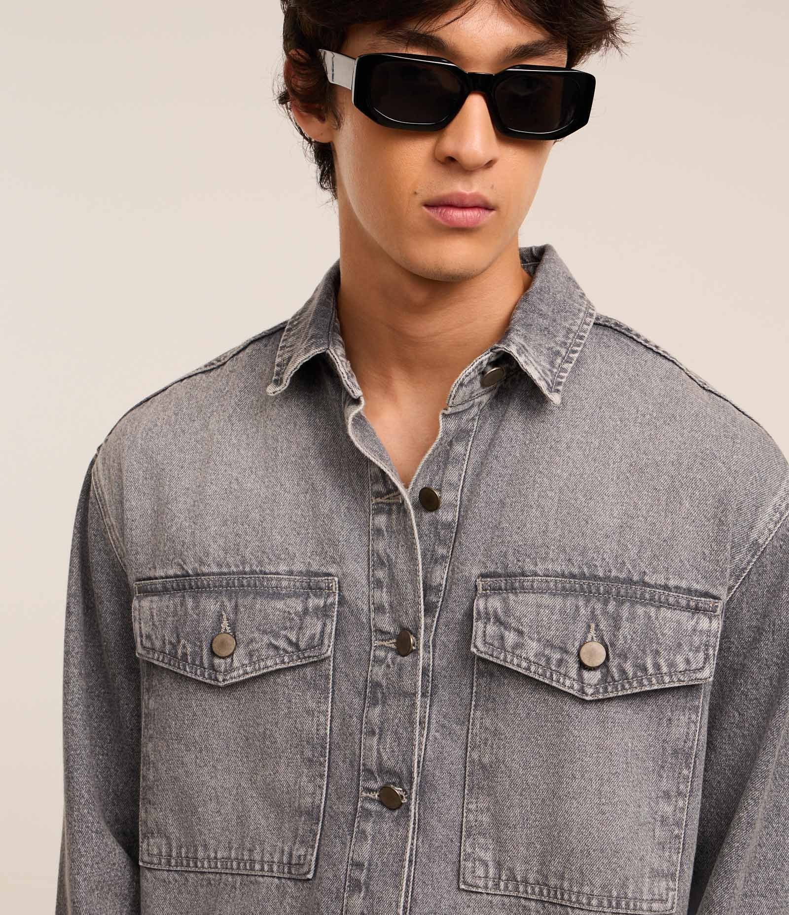 Camisa Oversized Boxy em Jeans com Efeito Marmorizado Cinza 4