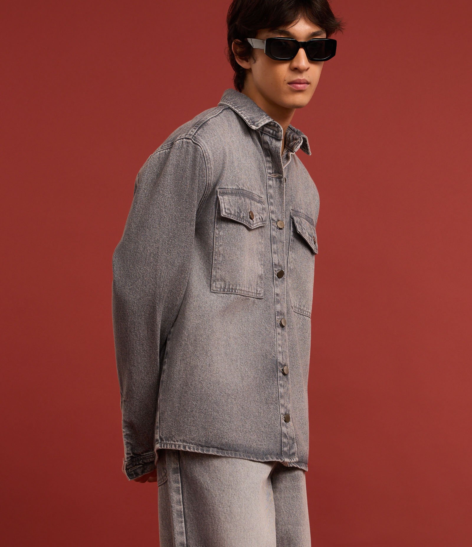 Camisa Oversized Boxy em Jeans com Efeito Marmorizado Cinza 5