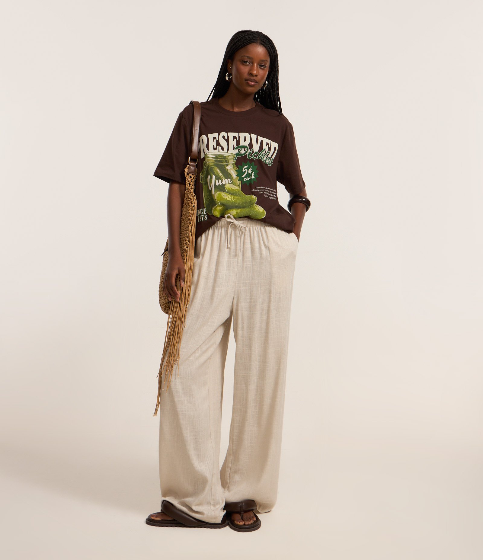 Calça Fluída em Viscose e Linho com Amarração no Cós Bege 1