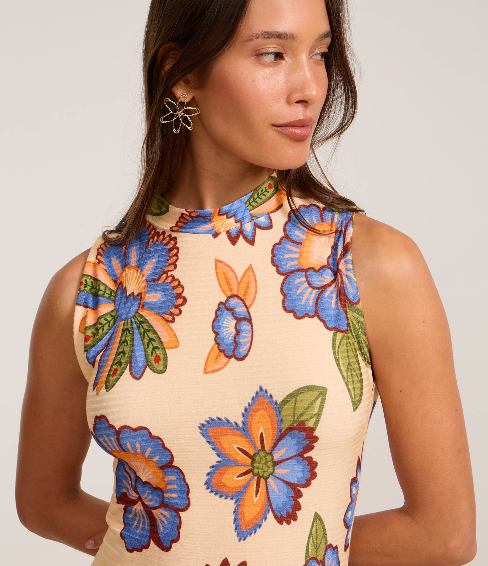 Vestido Evasê New Midi em Ribana com Golinha Alta e Estampa Tropical Bege 3