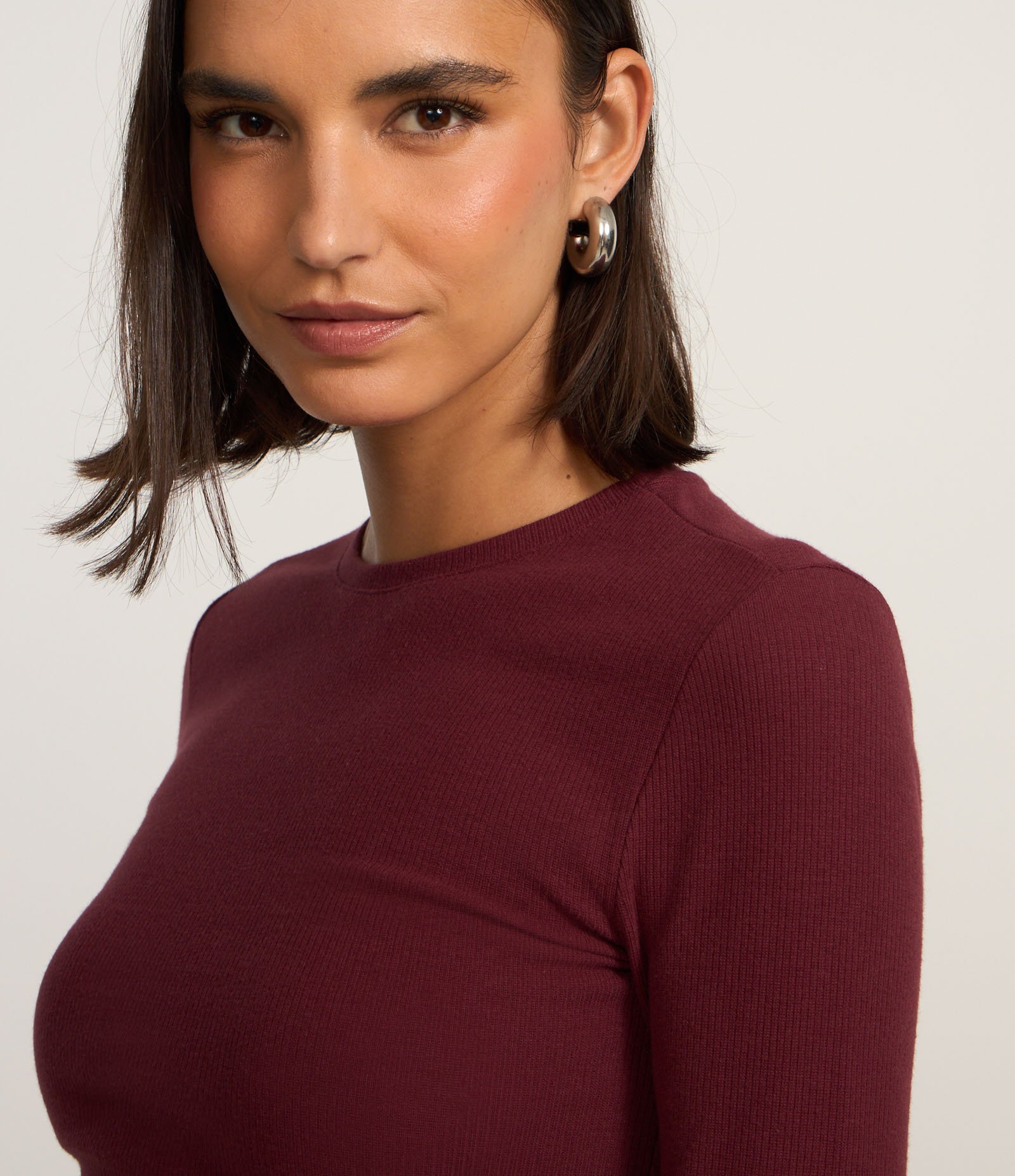 Vestido Midi Básico em Ribana com Manga Longa e Fenda Vinho 3