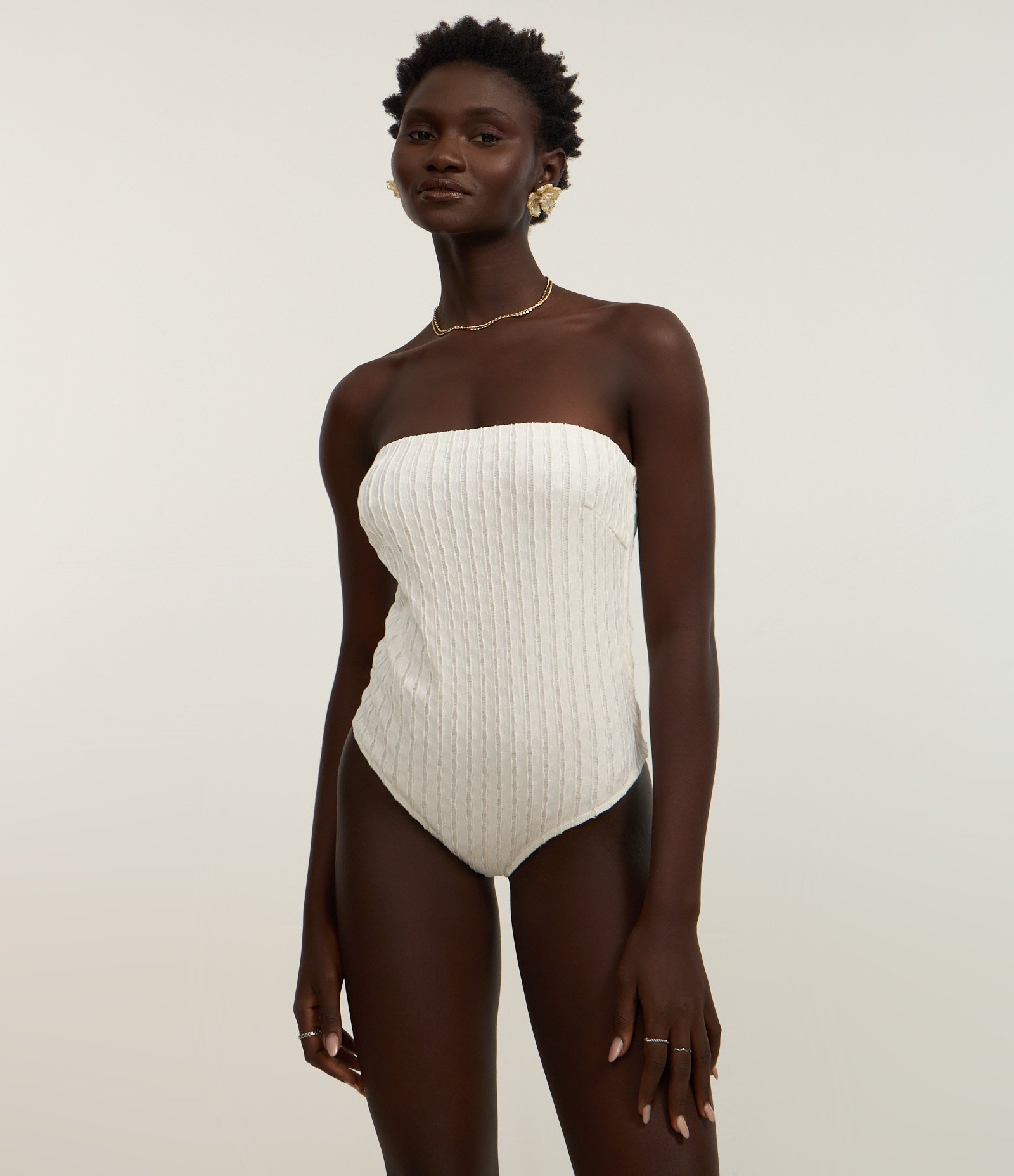 Body Texturizado com Decote Tomara que Caia Branco 3