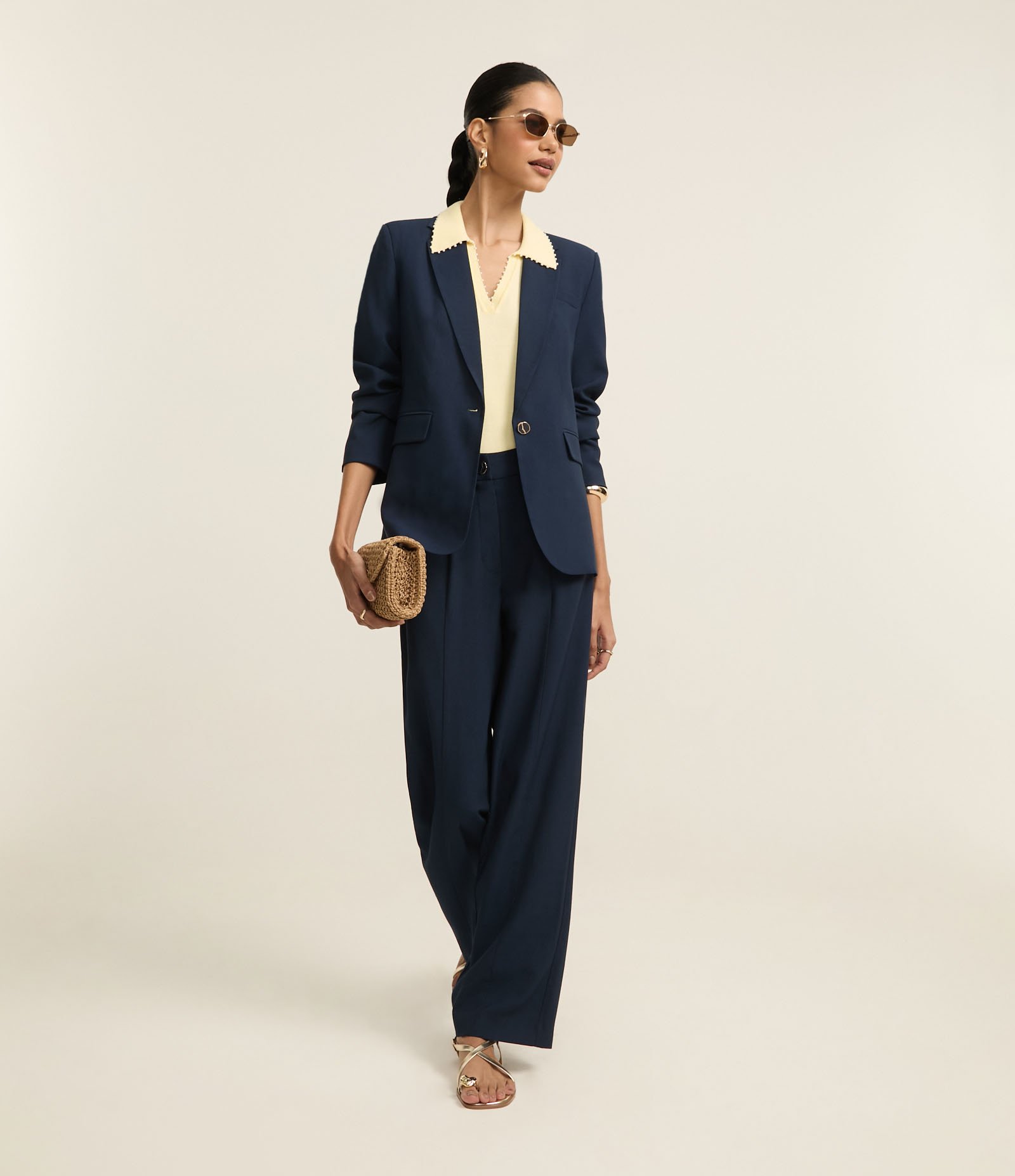 Calça Reta Alfaiatada Cintura Alta com Botão Diferenciado Azul Marinho 1