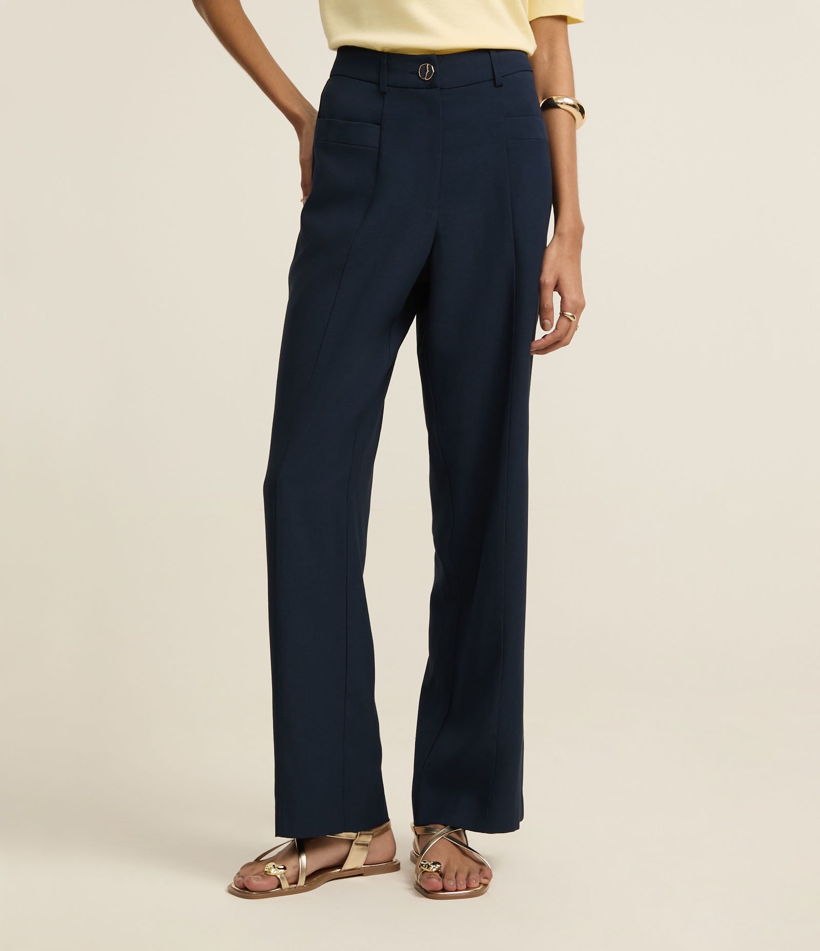 Calça Reta Alfaiatada Cintura Alta com Botão Diferenciado Azul Marinho 3