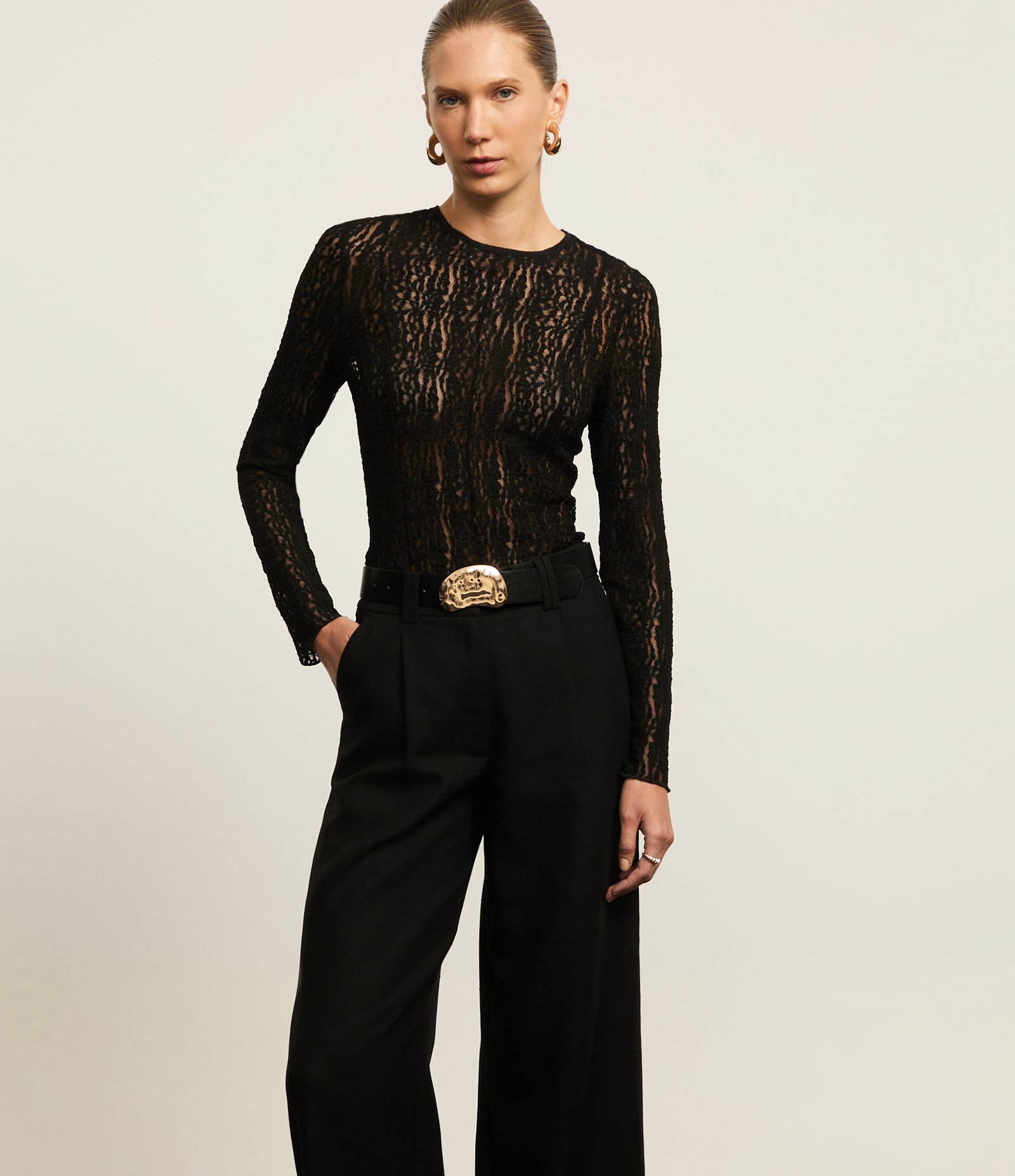 Calca Pantalona em Viscolinho com Cinto de Fivela Martelado Preto 2