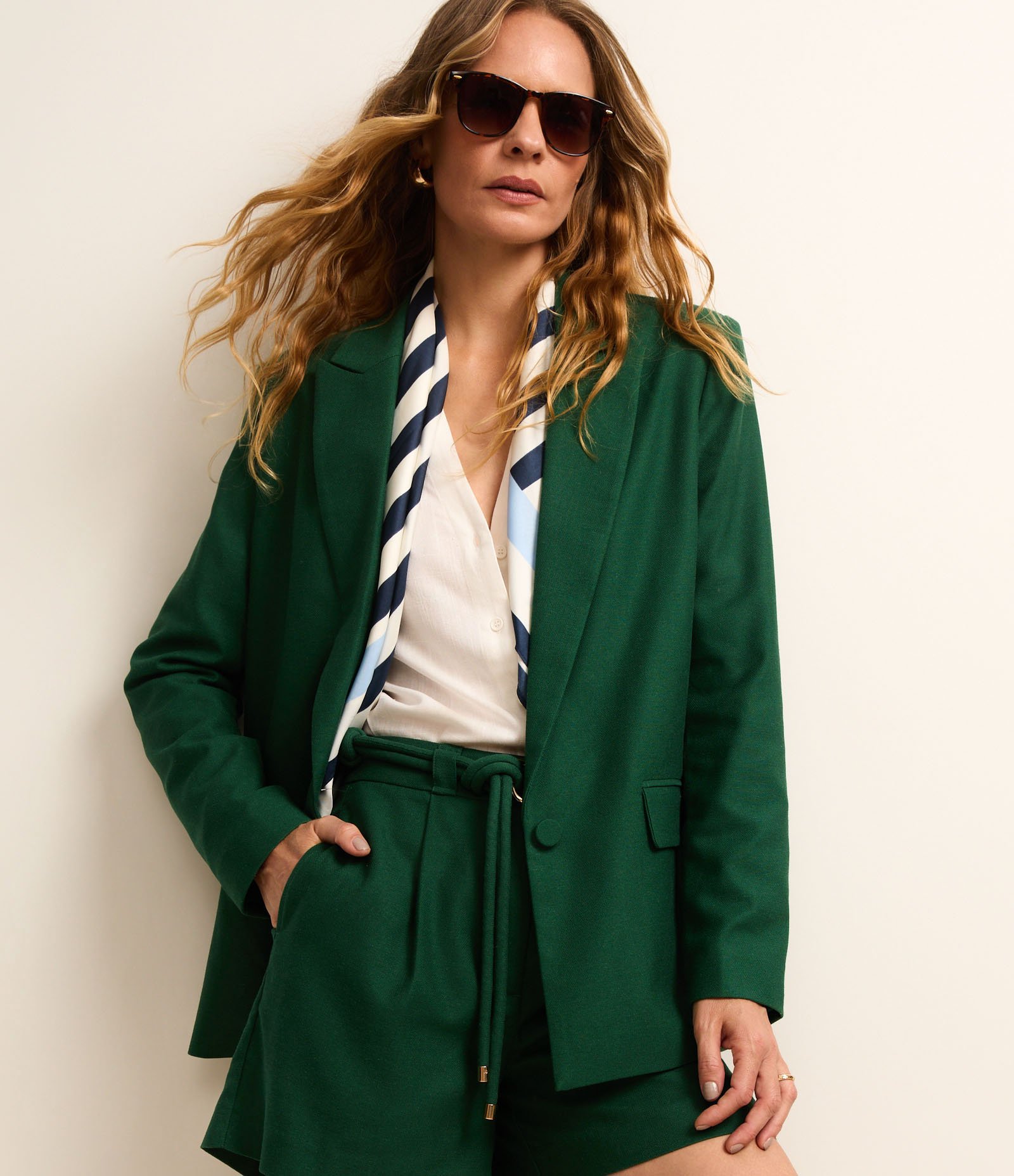 Short em Viscolinho com Cinto Corda e Fivela Verde 5