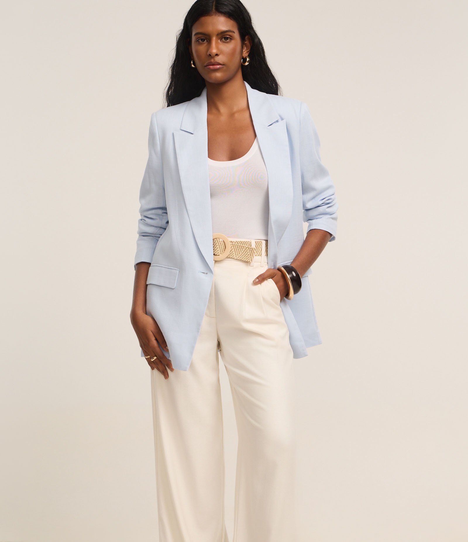 Calça Wide Leg em Viscolinho com Cinto de Ráfia Bege 2