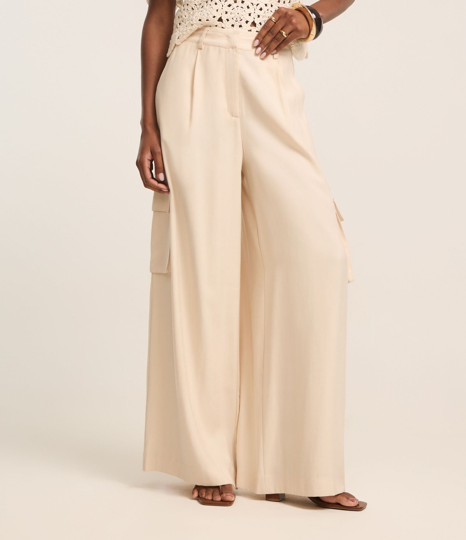 Calça Pantalona com Bolsos Cargo Laterais Off White 3