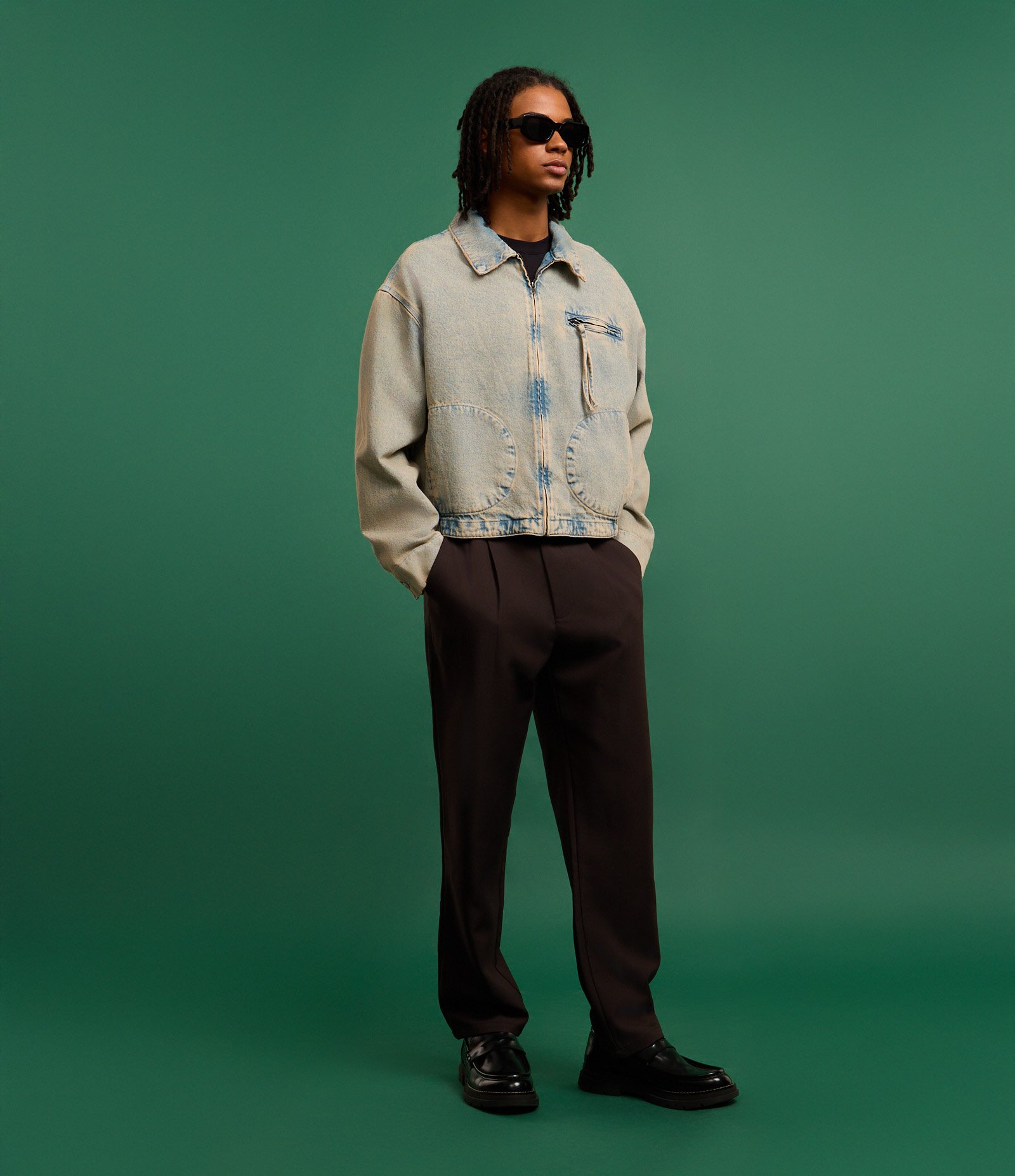 Jaqueta Overboxy em Jeans Dirty com Zíper Azul 2