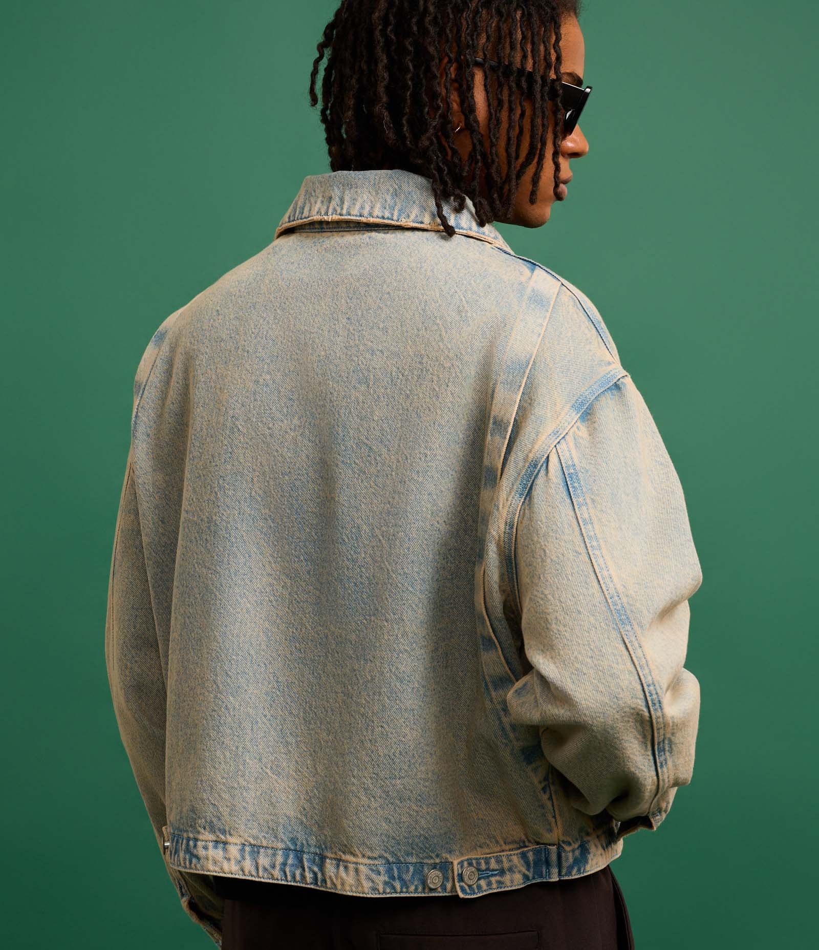 Jaqueta Overboxy em Jeans Dirty com Zíper Azul 3