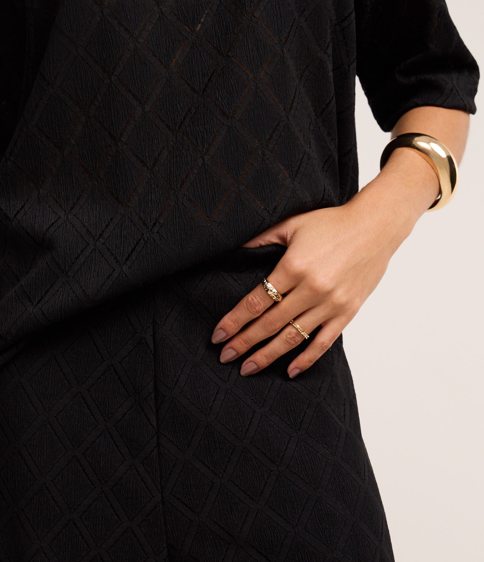 Calça Reta com Textura em Losangos e Cós Elástico Preto 3