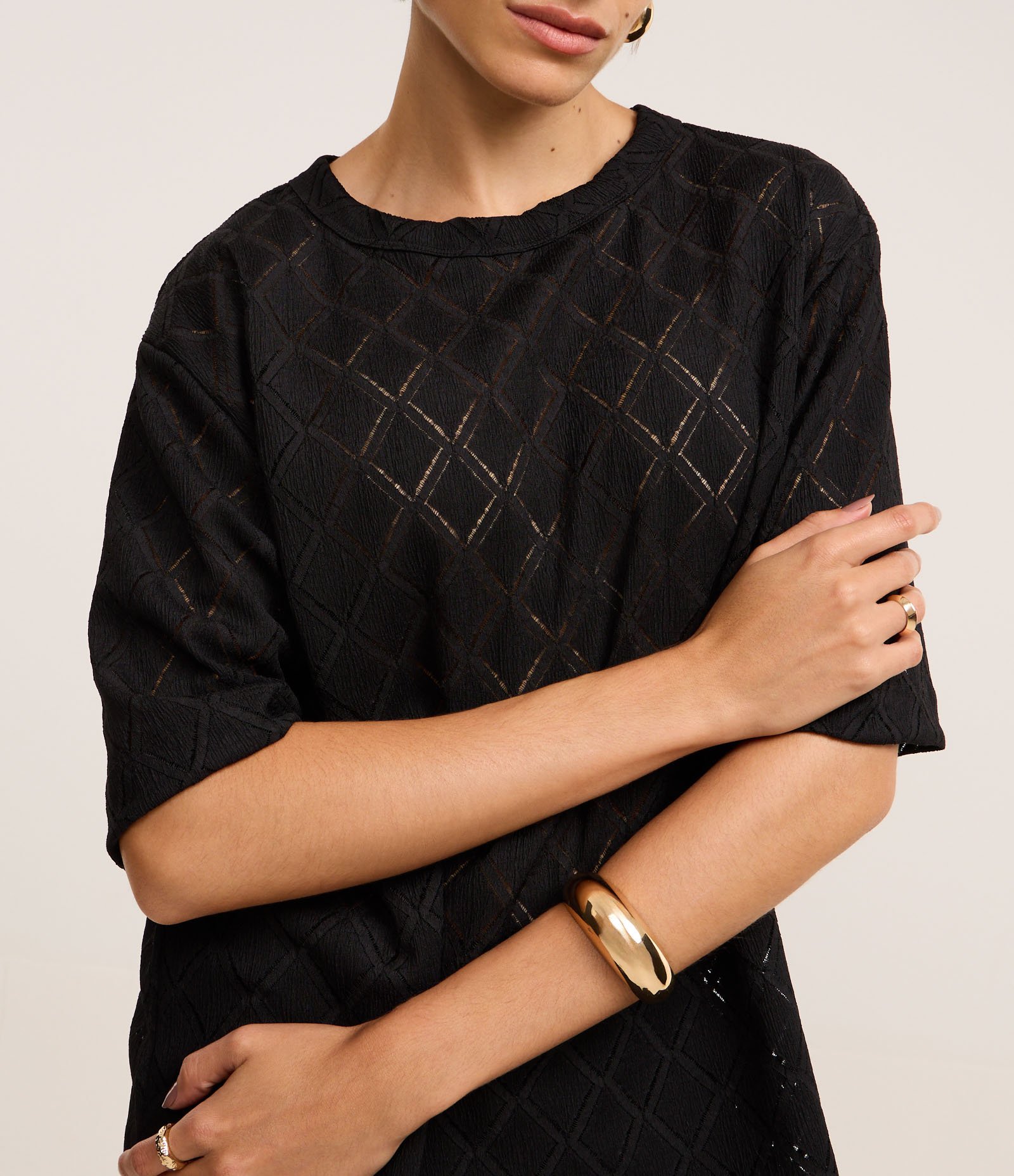 Blusa Alongada com Textura em Losangos Preto 3