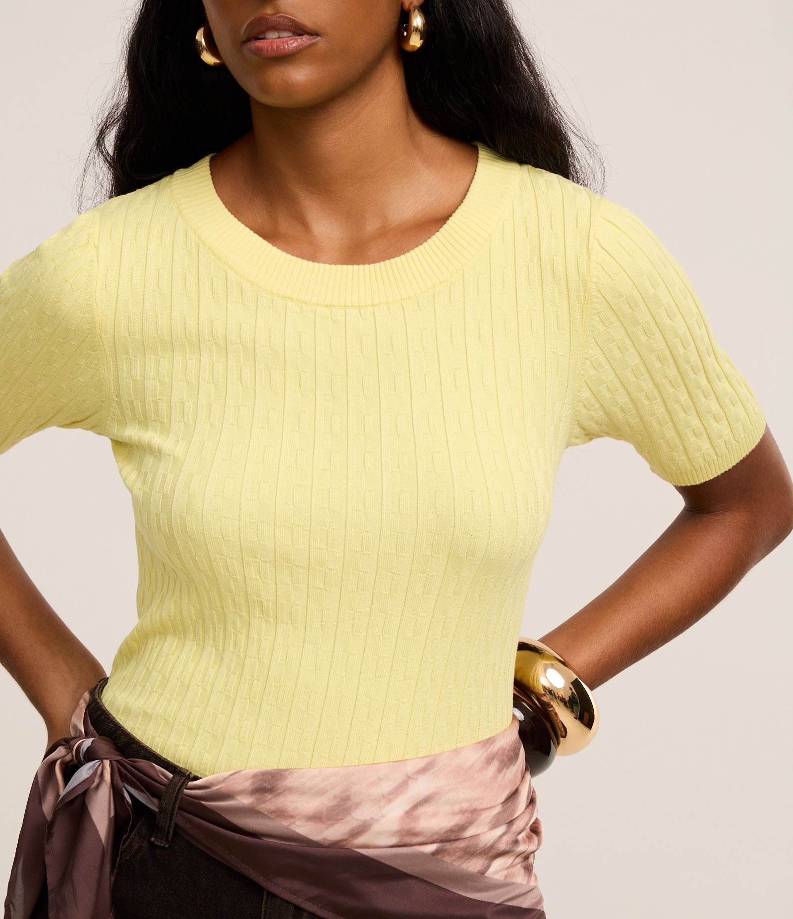 Blusa Texturizada em Tricô com Gola Redonda Amarelo 1