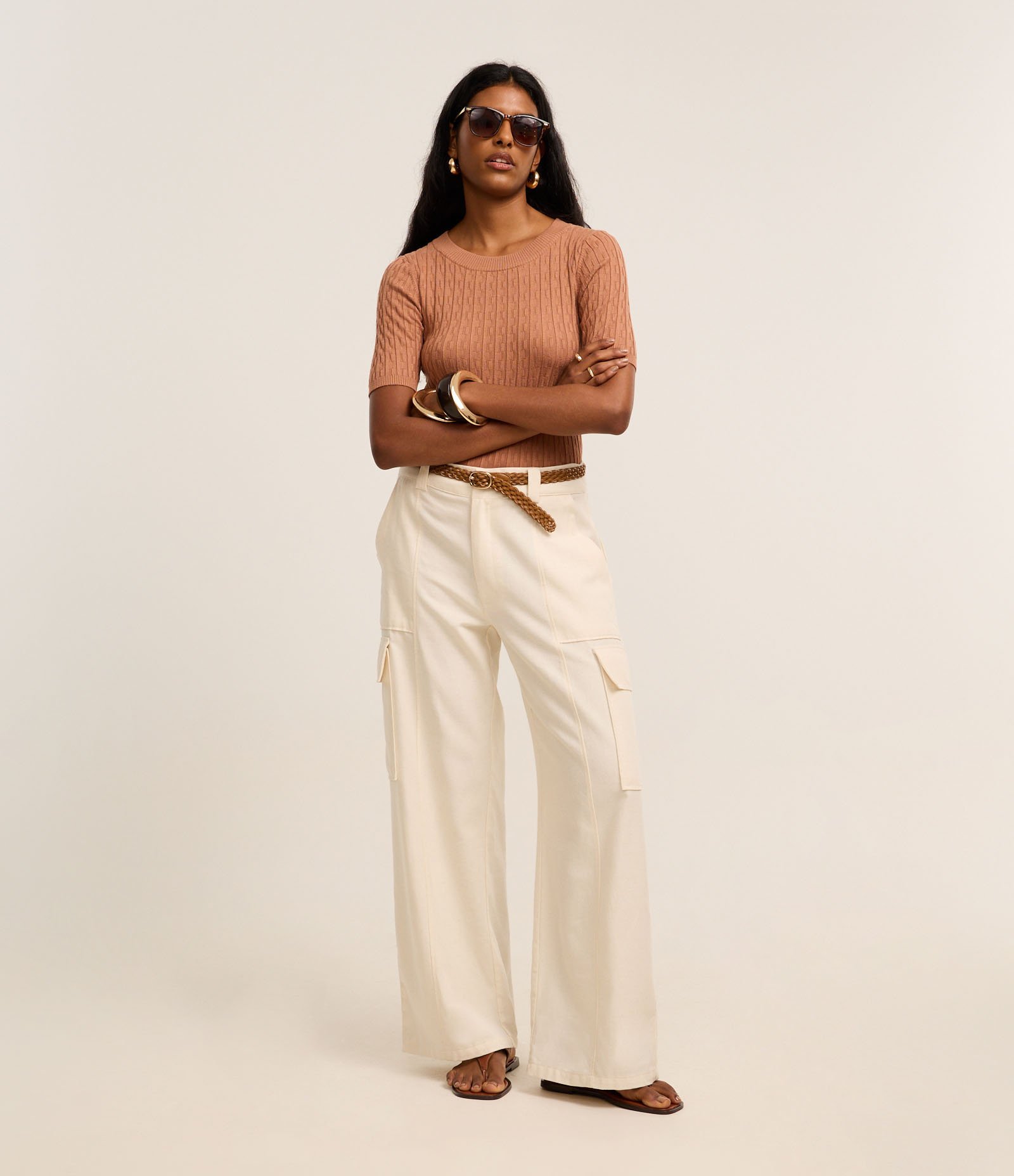 Blusa Texturizada em Tricô com Gola Redonda Marrom 2