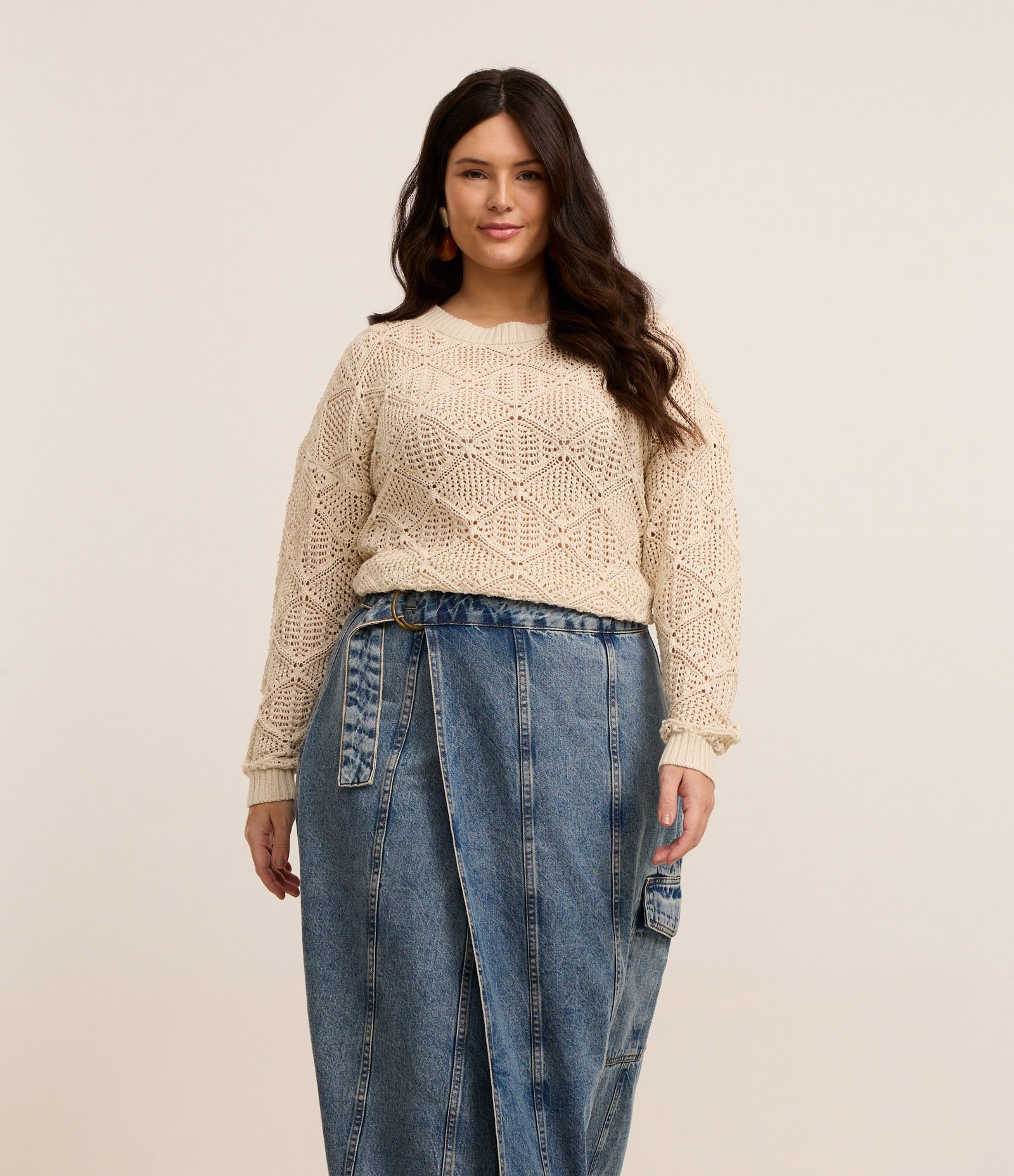 Saia Midi em Jeans com Cinto de Amarração e Bolso Cargo Curve & Plus Size Azul 4