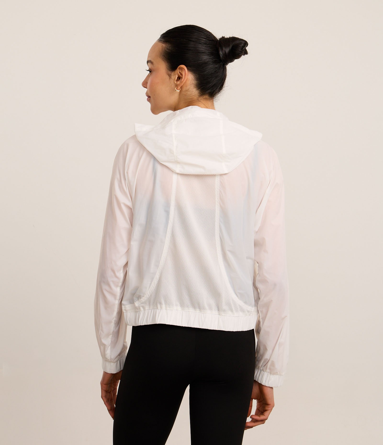 Jaqueta Corta Vento Esportiva em Poliamida com Fechamento em Zíper Branco 5