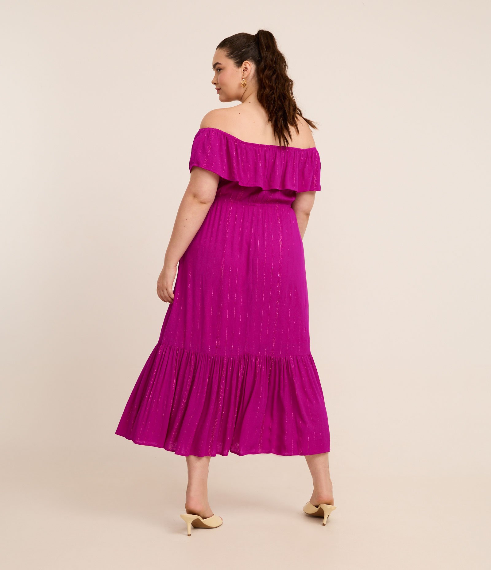 Vestido Midi em Viscose com Fio Metalizado e Decote Ombro a Ombro Curve & Plus Size Rosa 4