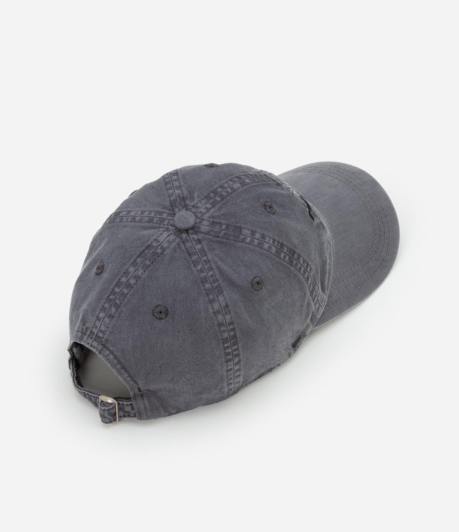 Boné em Sarja Estonada com Estampa Lettering Bordada Cinza 6